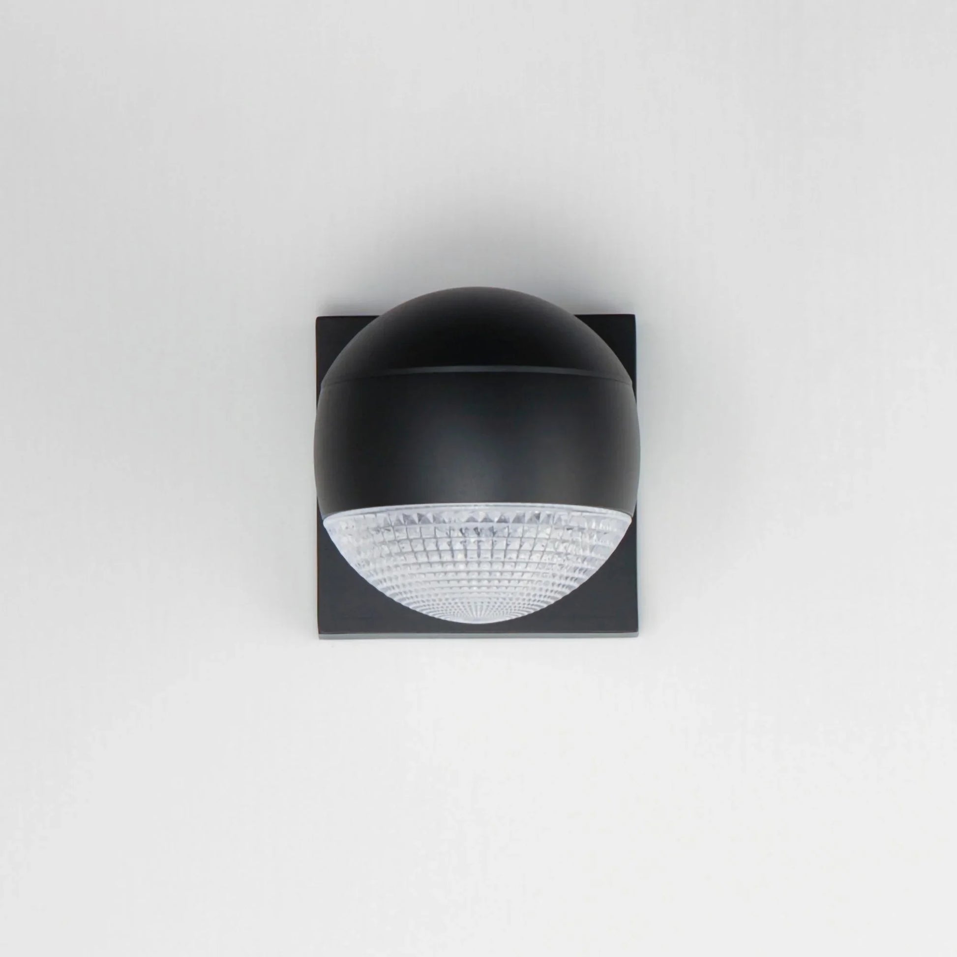 ET2 Lighting - Modular 5" LED Outdoor Wall Sconce, Black Finish with Prismatic Clear Glass | Bees Lighting