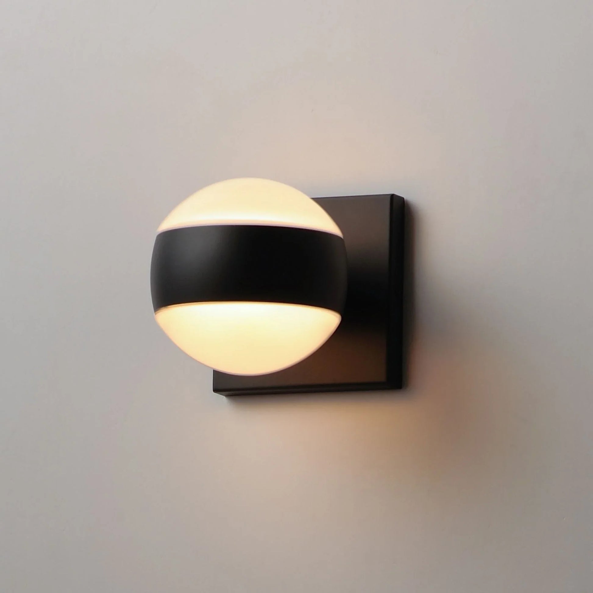 ET2 Lighting - Modular 5" Globe 2-Light LED Outdoor Wall Sconce, Black Finish | Bees Lighting