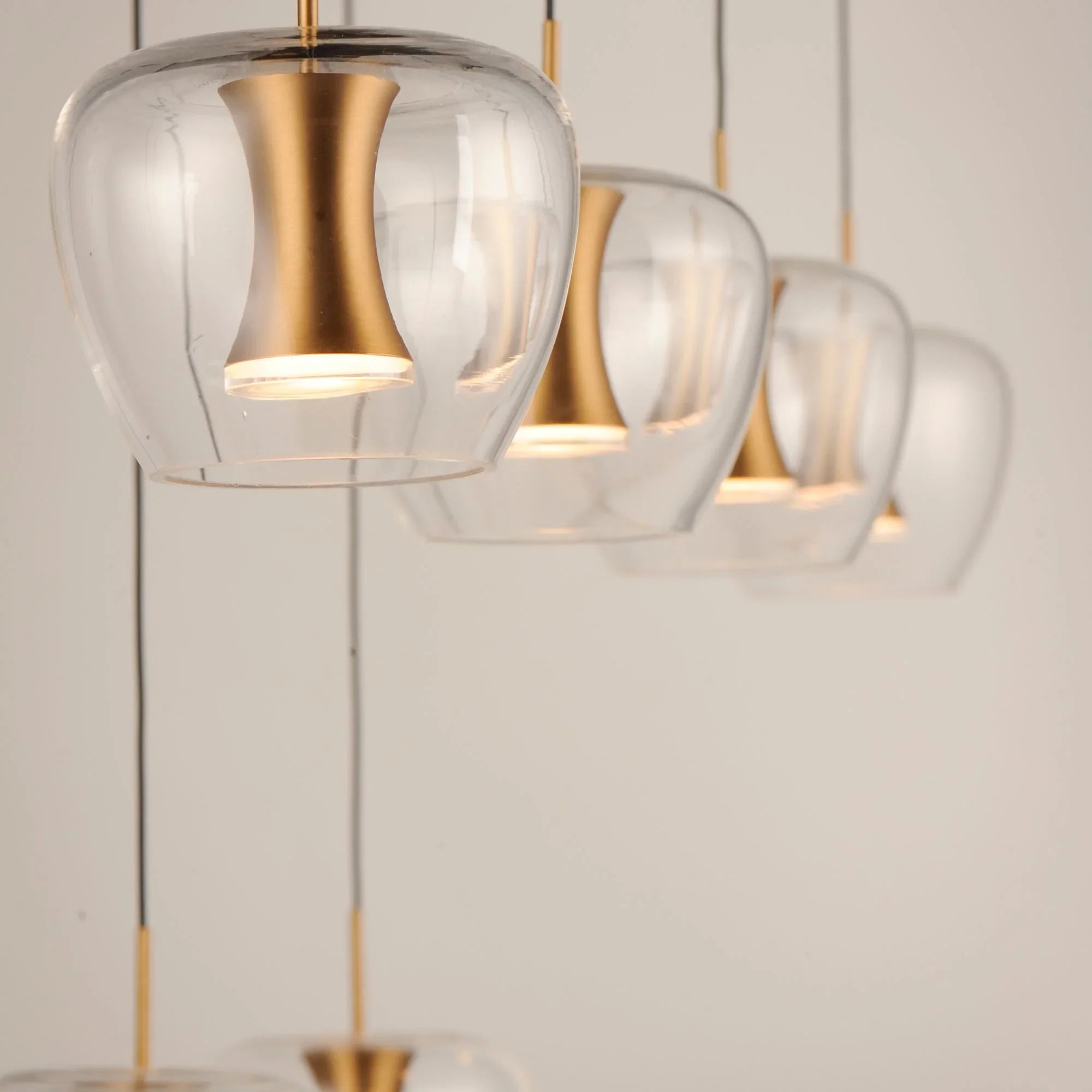 ET2 Lighting - Newton 39" 8-Light LED Linear Pendant, Black & Gold Finish | Bees Lighting