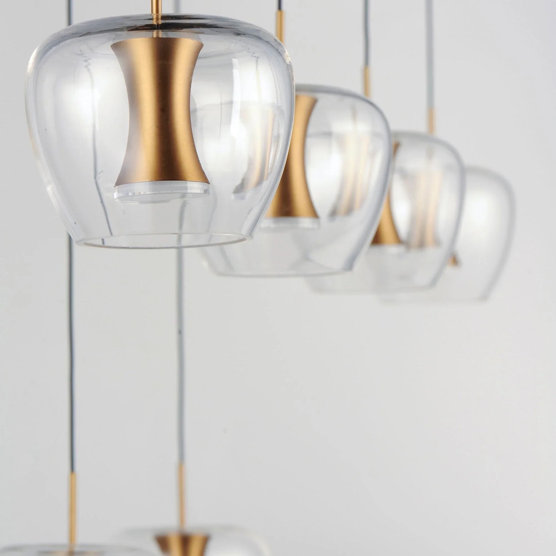 ET2 Lighting - Newton 39" 8-Light LED Linear Pendant, Black & Gold Finish | Bees Lighting