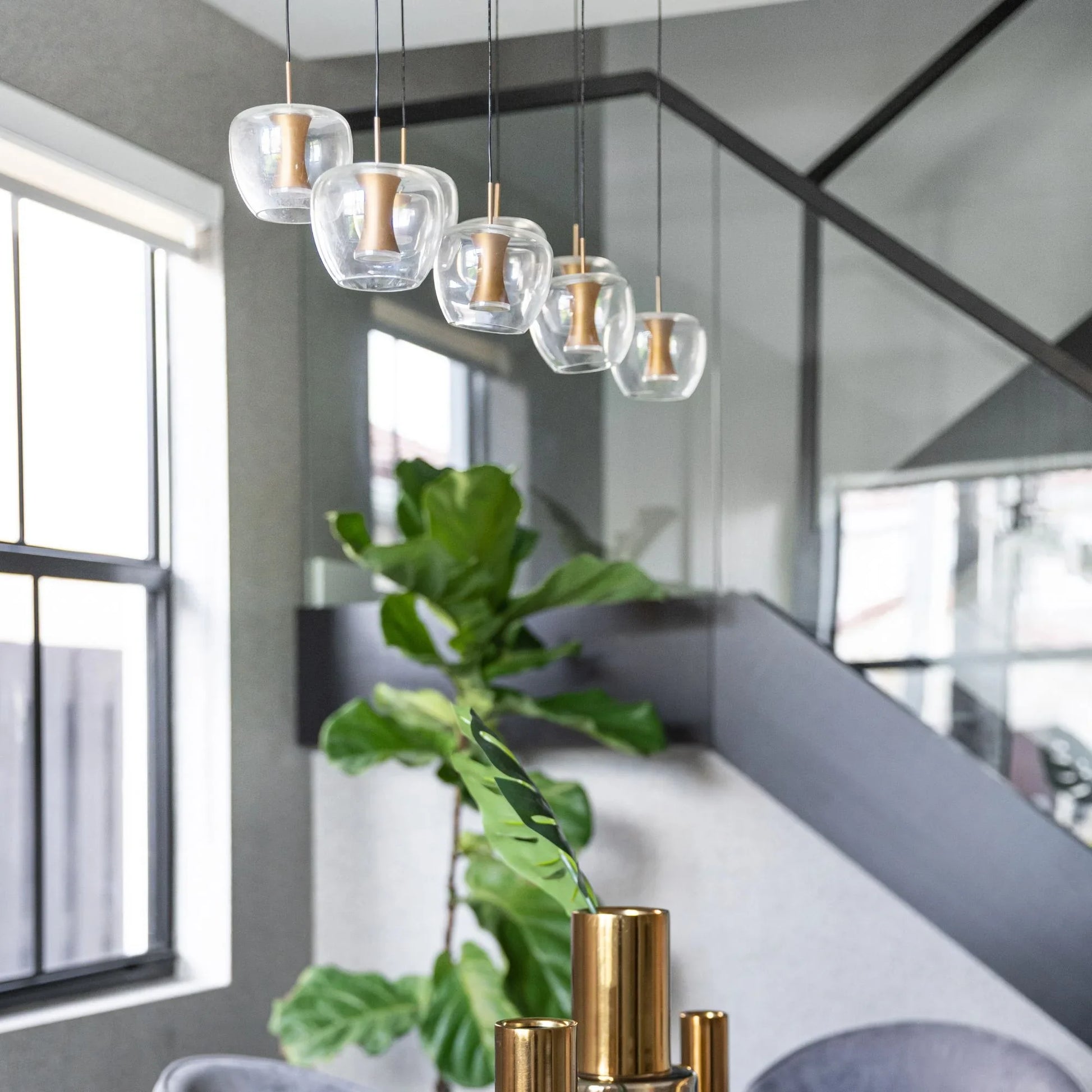 ET2 Lighting - Newton 39" 8-Light LED Linear Pendant, Black & Gold Finish | Bees Lighting