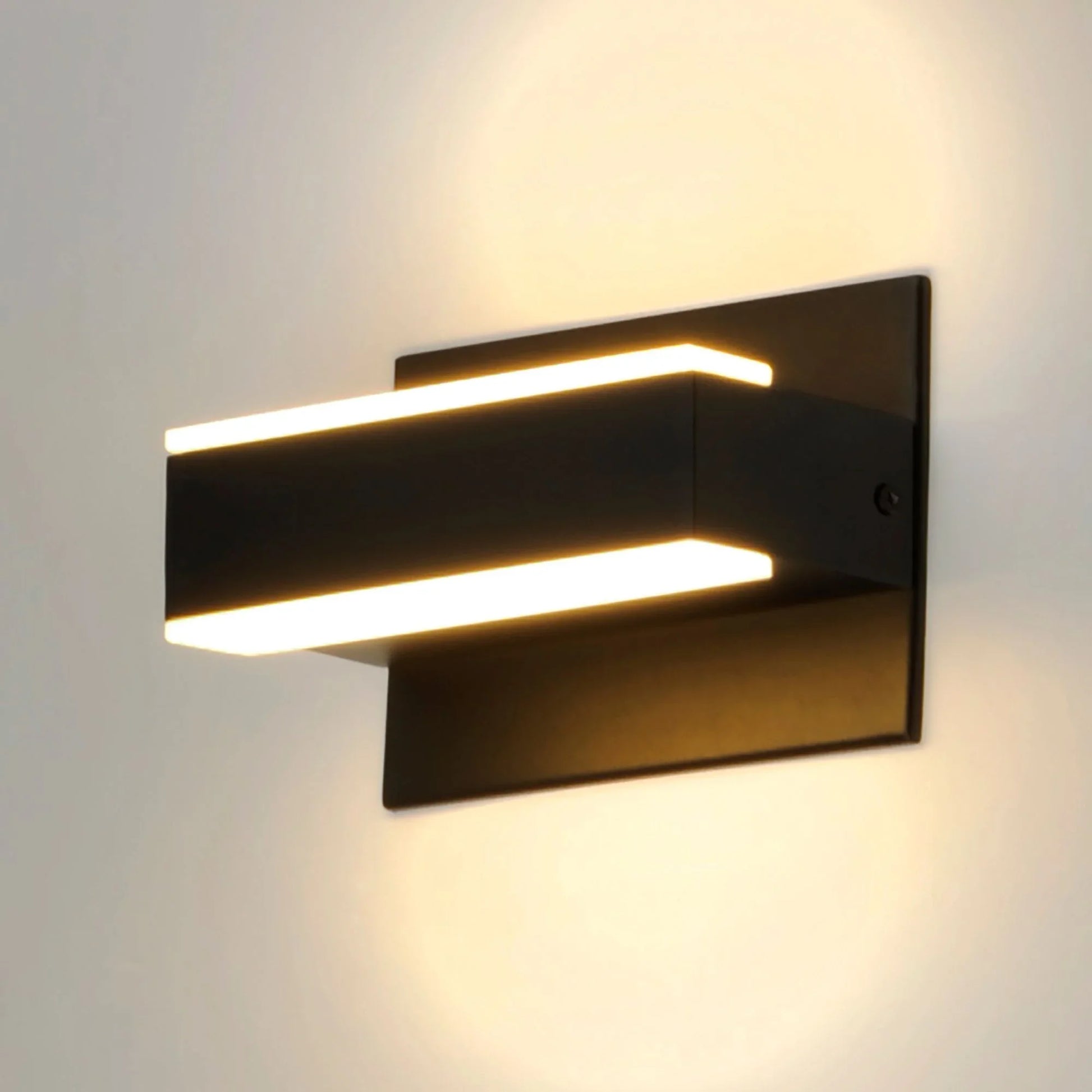 ET2 Lighting - Omni 7" LED Wall Sconce, Black Finish | Bees Lighting