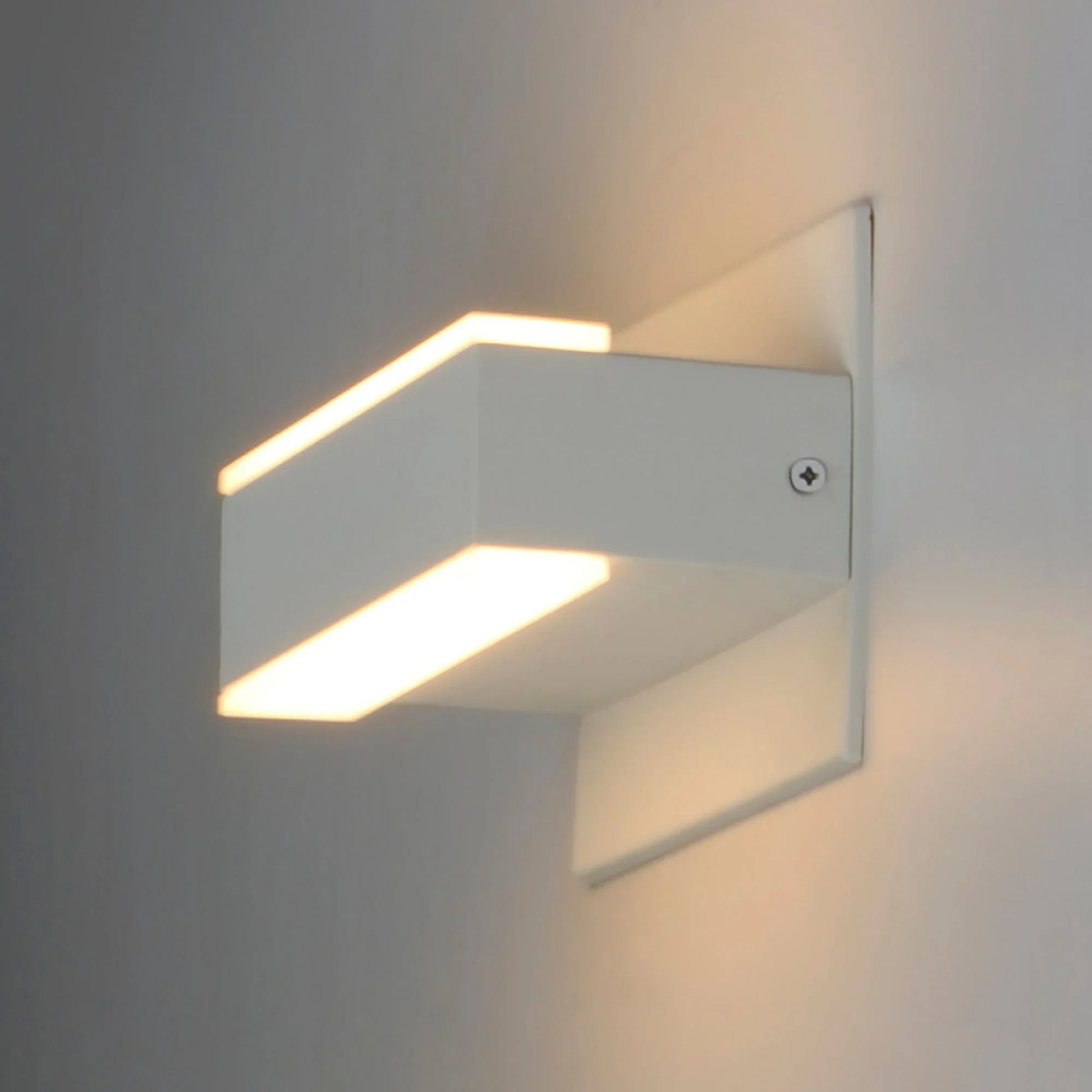 ET2 Lighting - Omni 7" LED Wall Sconce, White Finish | Bees Lighting