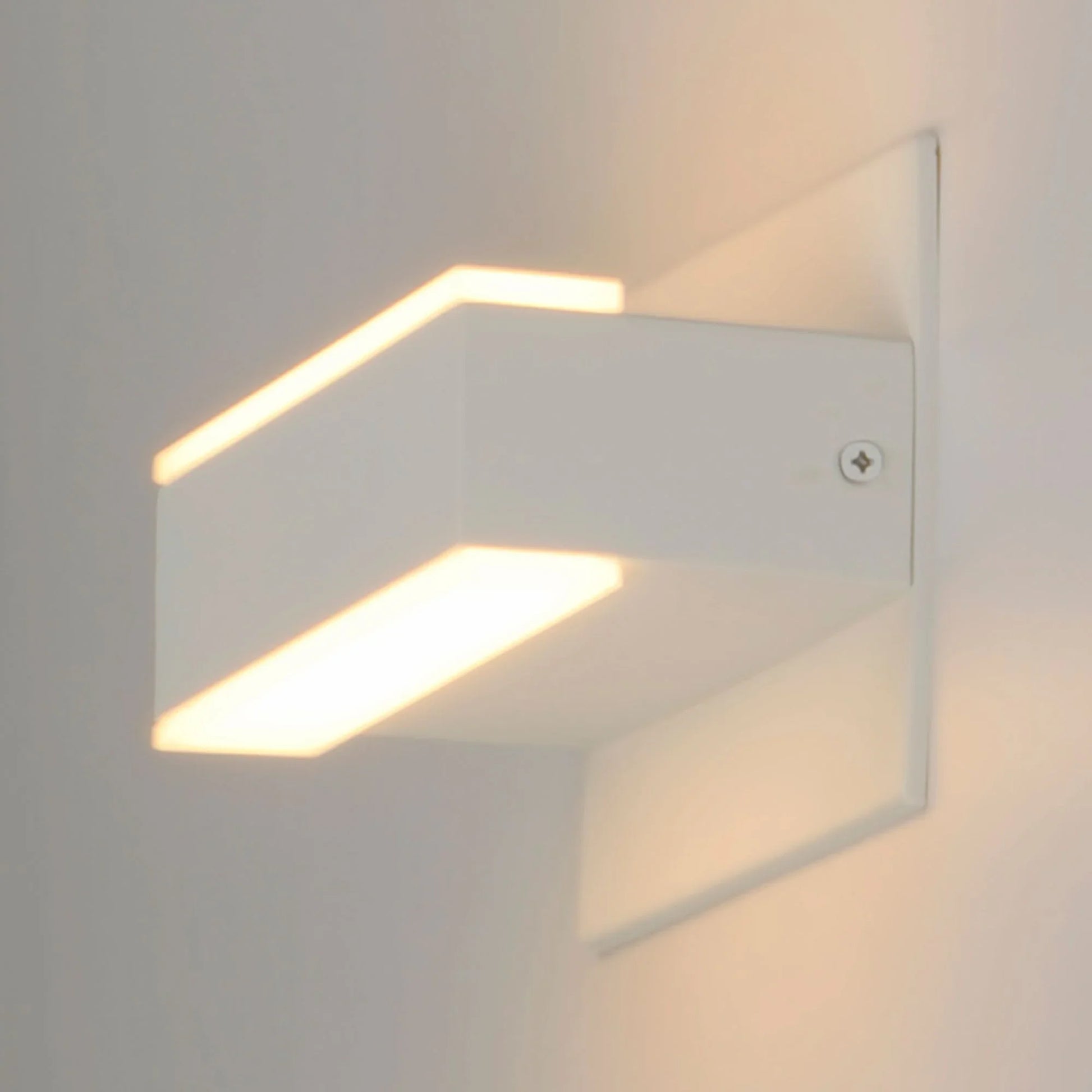 ET2 Lighting - Omni 7" LED Wall Sconce, White Finish | Bees Lighting