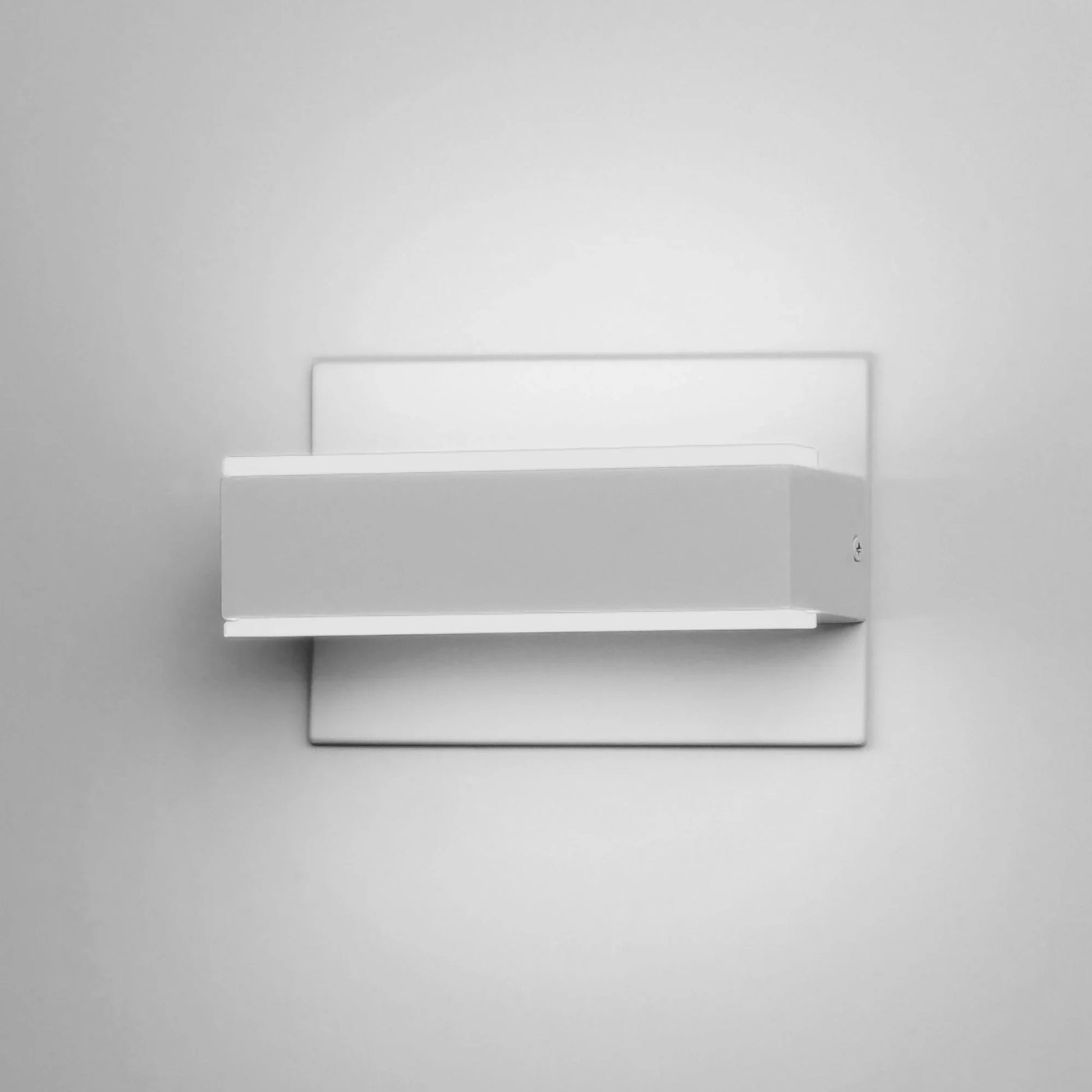 ET2 Lighting - Omni 7" LED Wall Sconce, White Finish | Bees Lighting