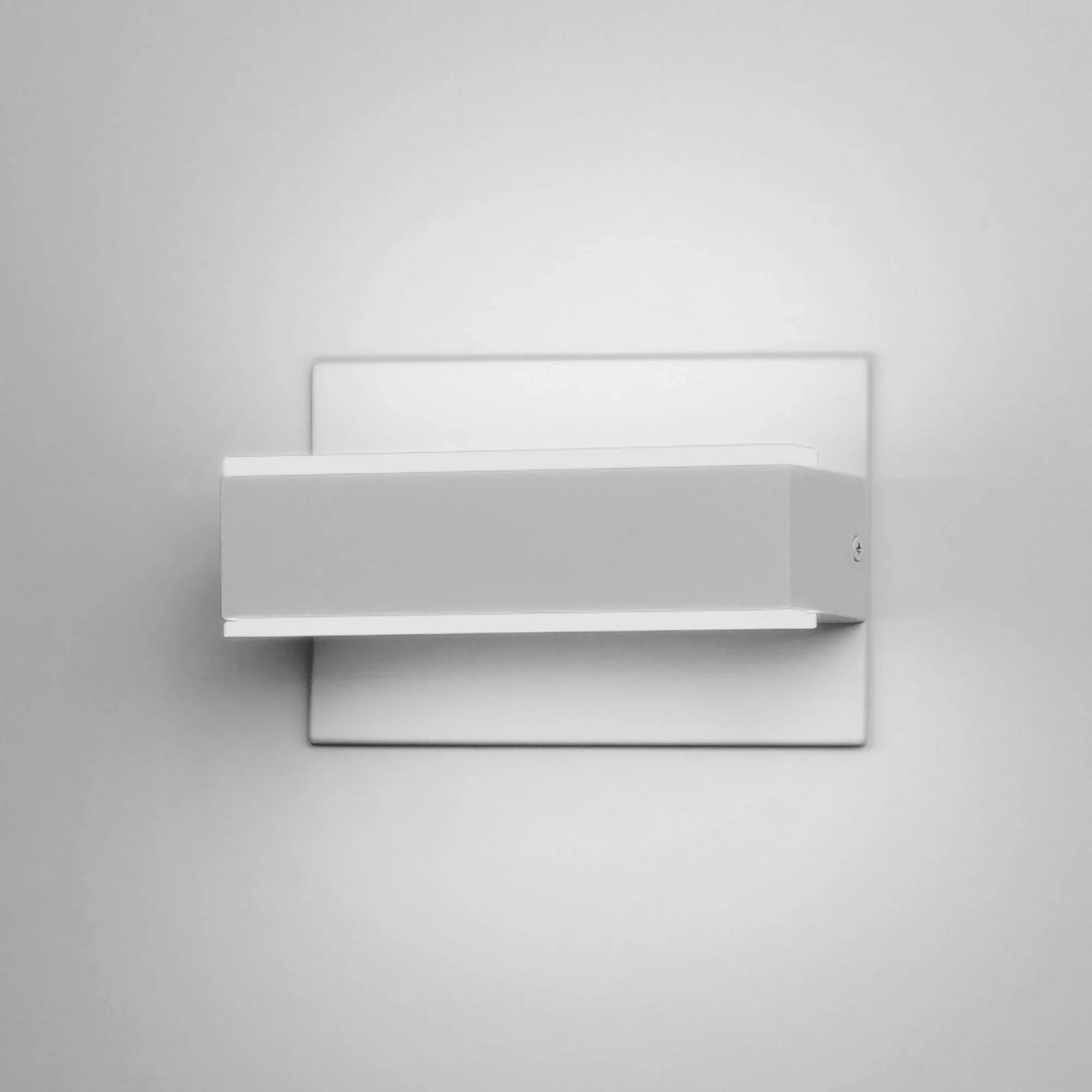 ET2 Lighting - Omni 7" LED Wall Sconce, White Finish | Bees Lighting