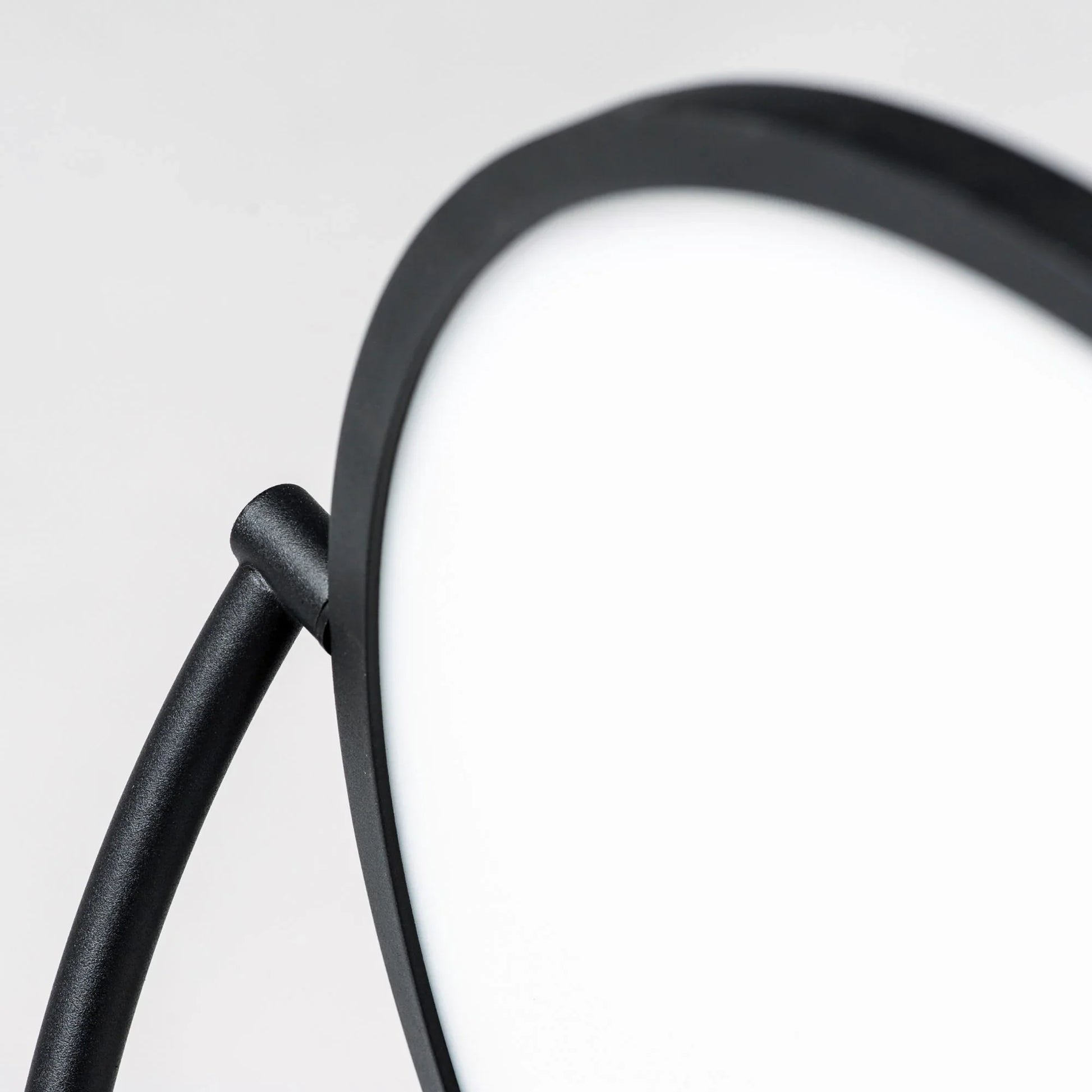 ET2 Lighting - Paddle 68" Floor Lamp with Edge-Lit Adjustable Disc, Black Finish | Bees Lighting