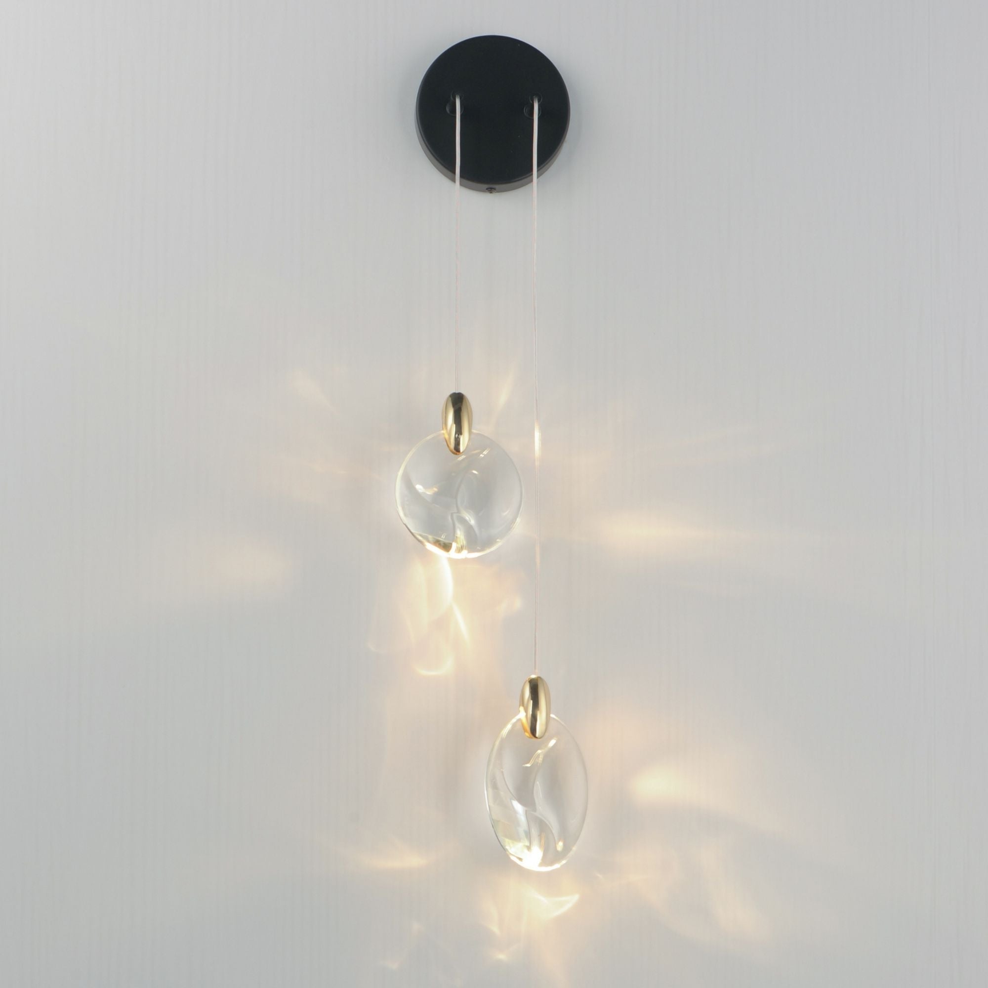 ET2 Lighting - Pebble 24" 2-Light LED Wall Sconce, Black & Polished Gold Finish | Bees Lighting