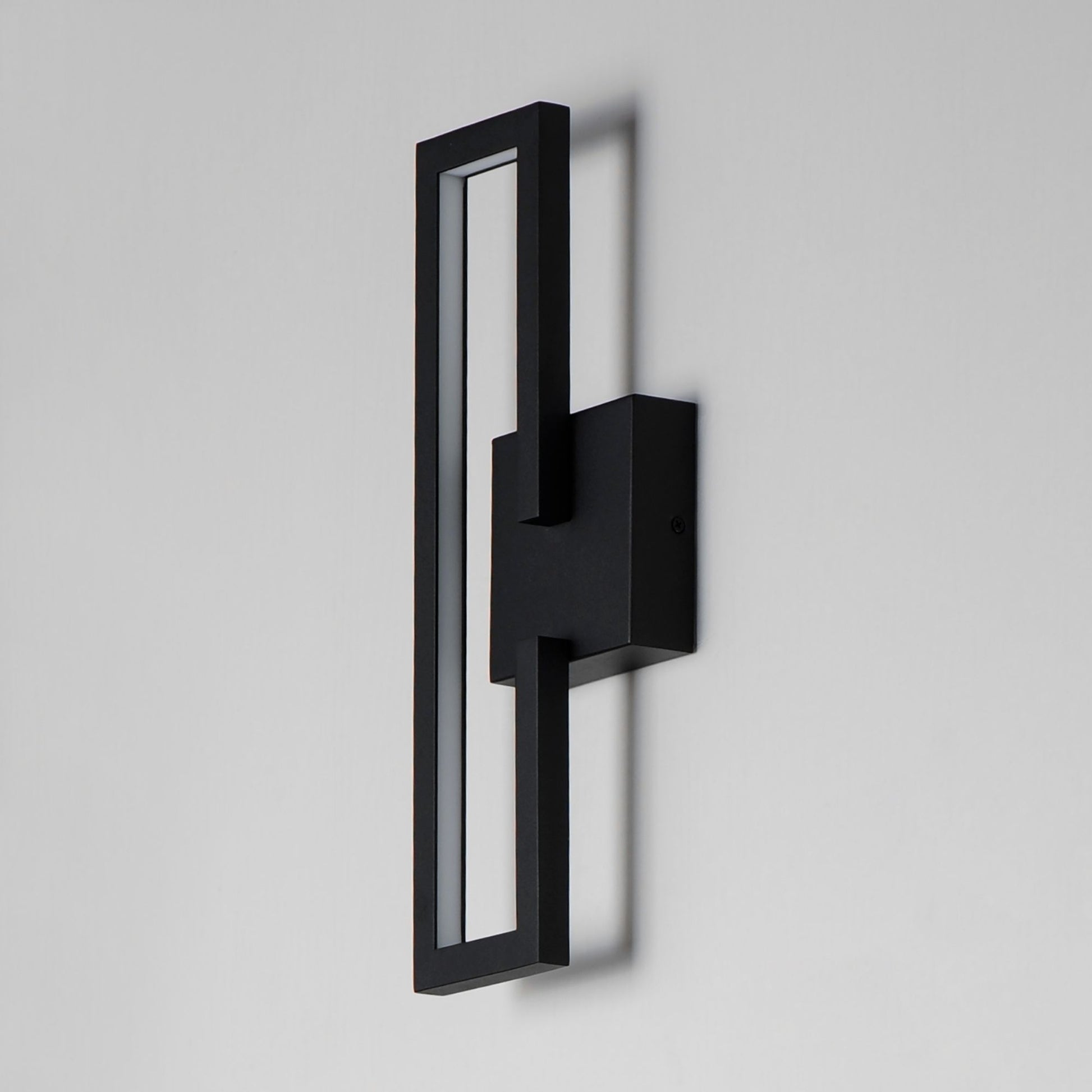 ET2 Lighting - Penrose 18" LED Wall Sconce, 120-277V, Black Finish | Bees Lighting