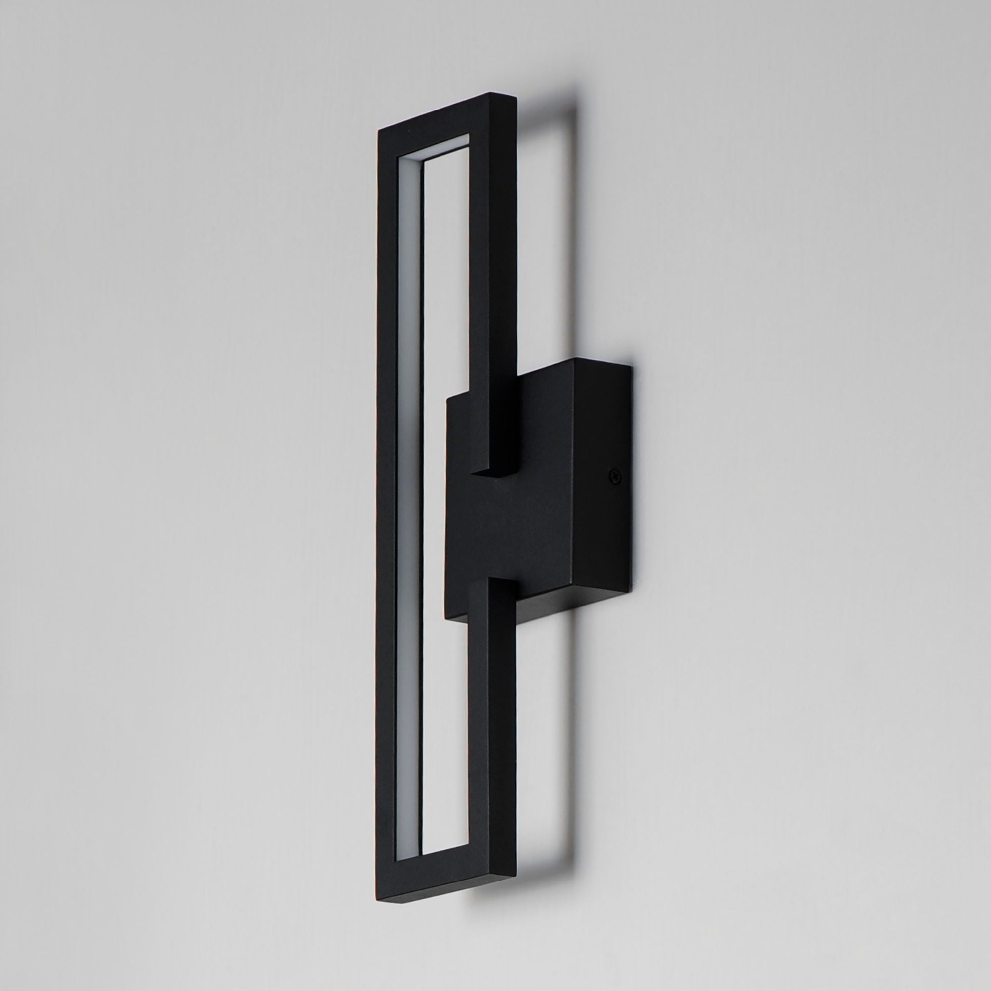 ET2 Lighting - Penrose 18" LED Wall Sconce, 120-277V, Black Finish | Bees Lighting