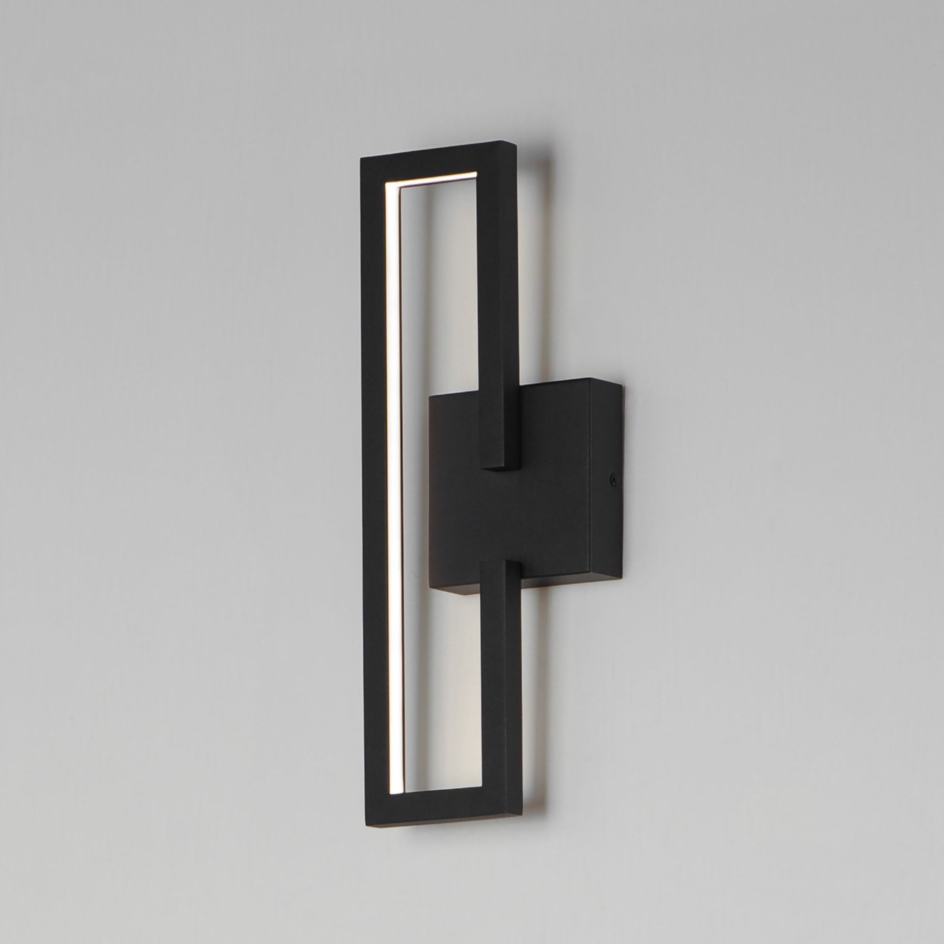 ET2 Lighting - Penrose 18" LED Wall Sconce, 120-277V, Black Finish | Bees Lighting