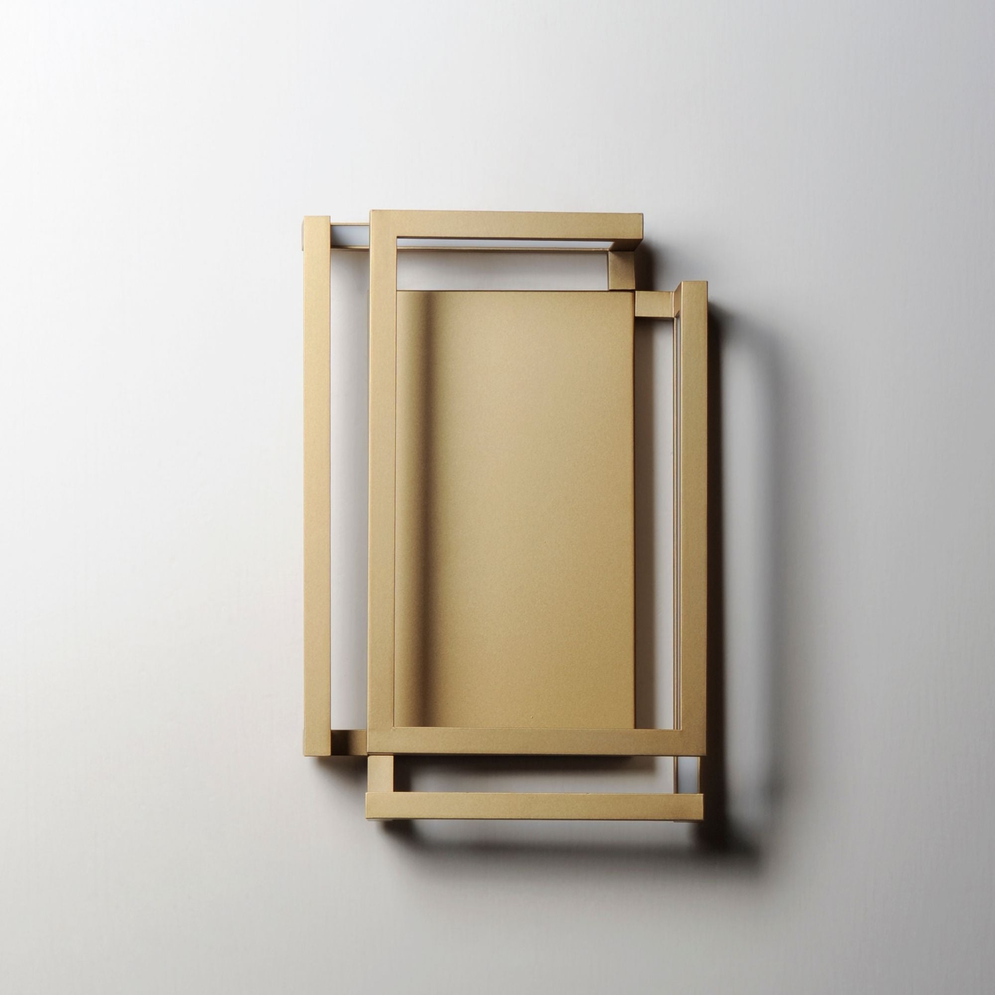 ET2 Lighting - Penrose 18" LED Wall Sconce, Gold Finish | Bees Lighting