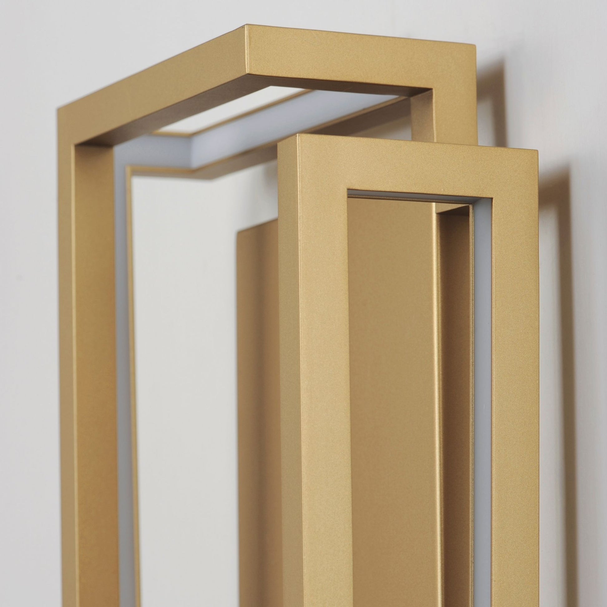 ET2 Lighting - Penrose 18" LED Wall Sconce, Gold Finish | Bees Lighting