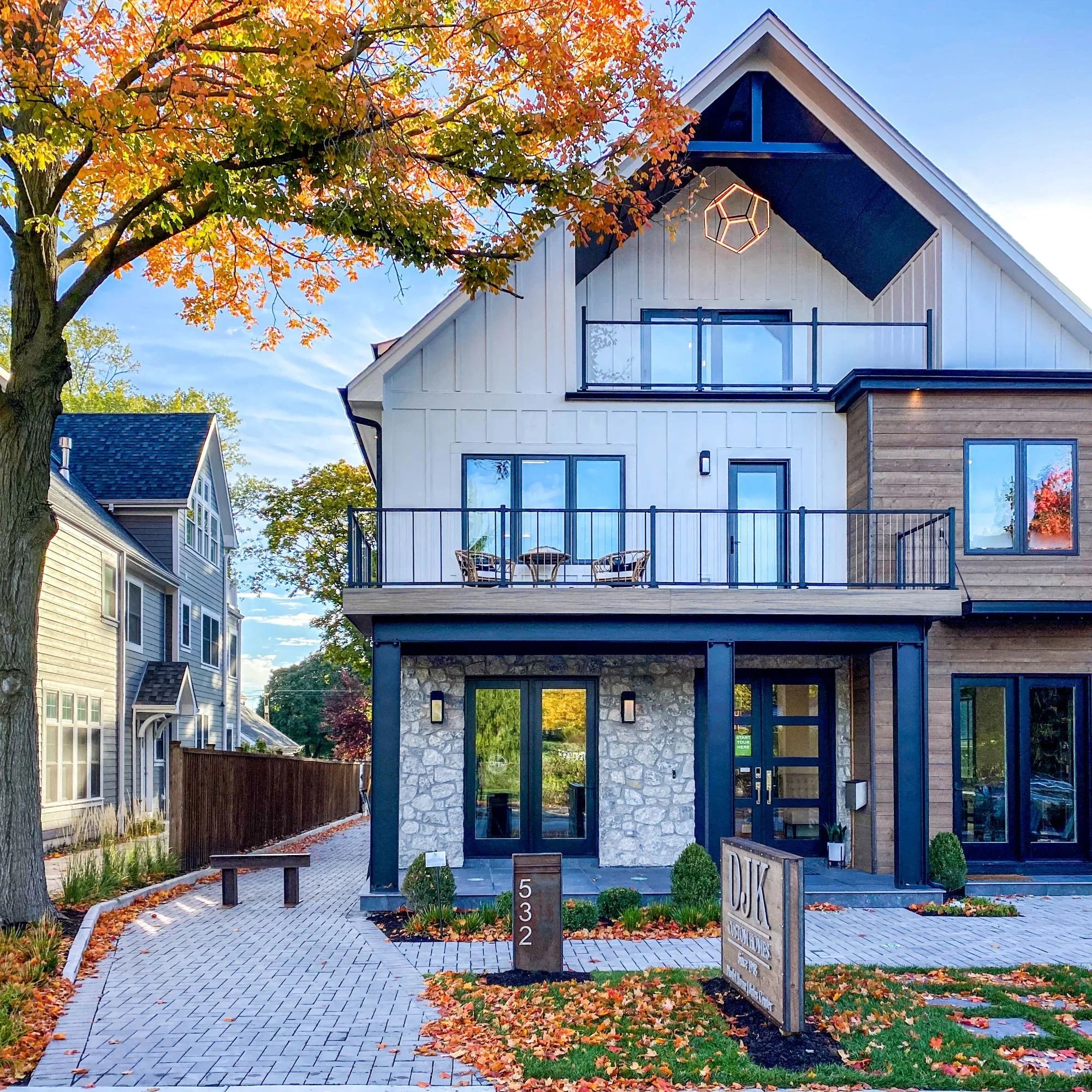 ET2 Lighting - Penta 40" X-Large LED Pendant, Black Finish | Bees Lighting