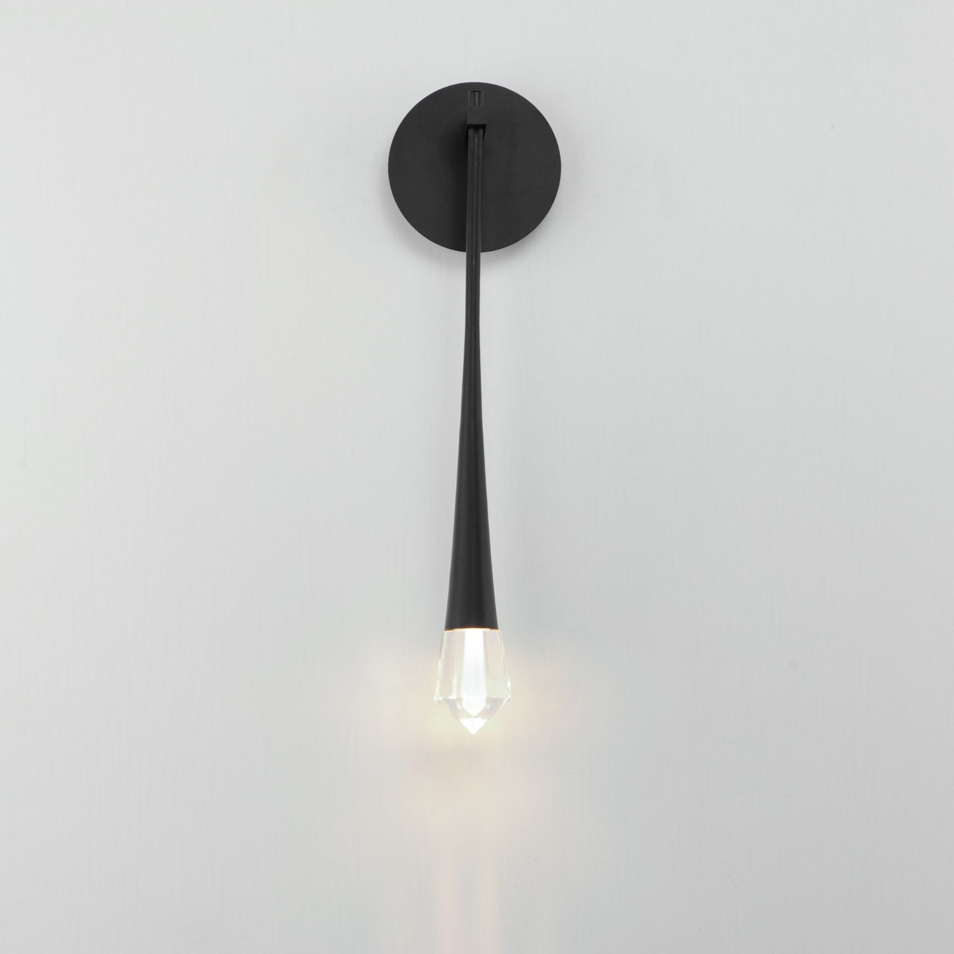 ET2 Lighting - Pierce 21" LED Wall Sconce, Black Finish | Bees Lighting