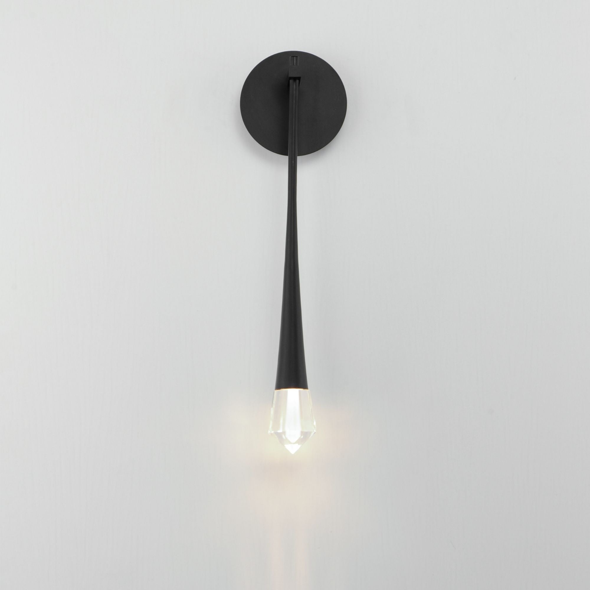 ET2 Lighting - Pierce 21" LED Wall Sconce, Black Finish | Bees Lighting