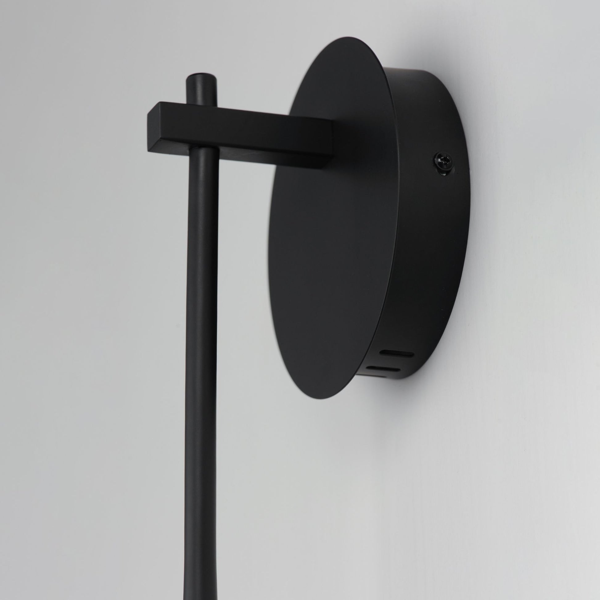 ET2 Lighting - Pierce 21" LED Wall Sconce, Black Finish | Bees Lighting