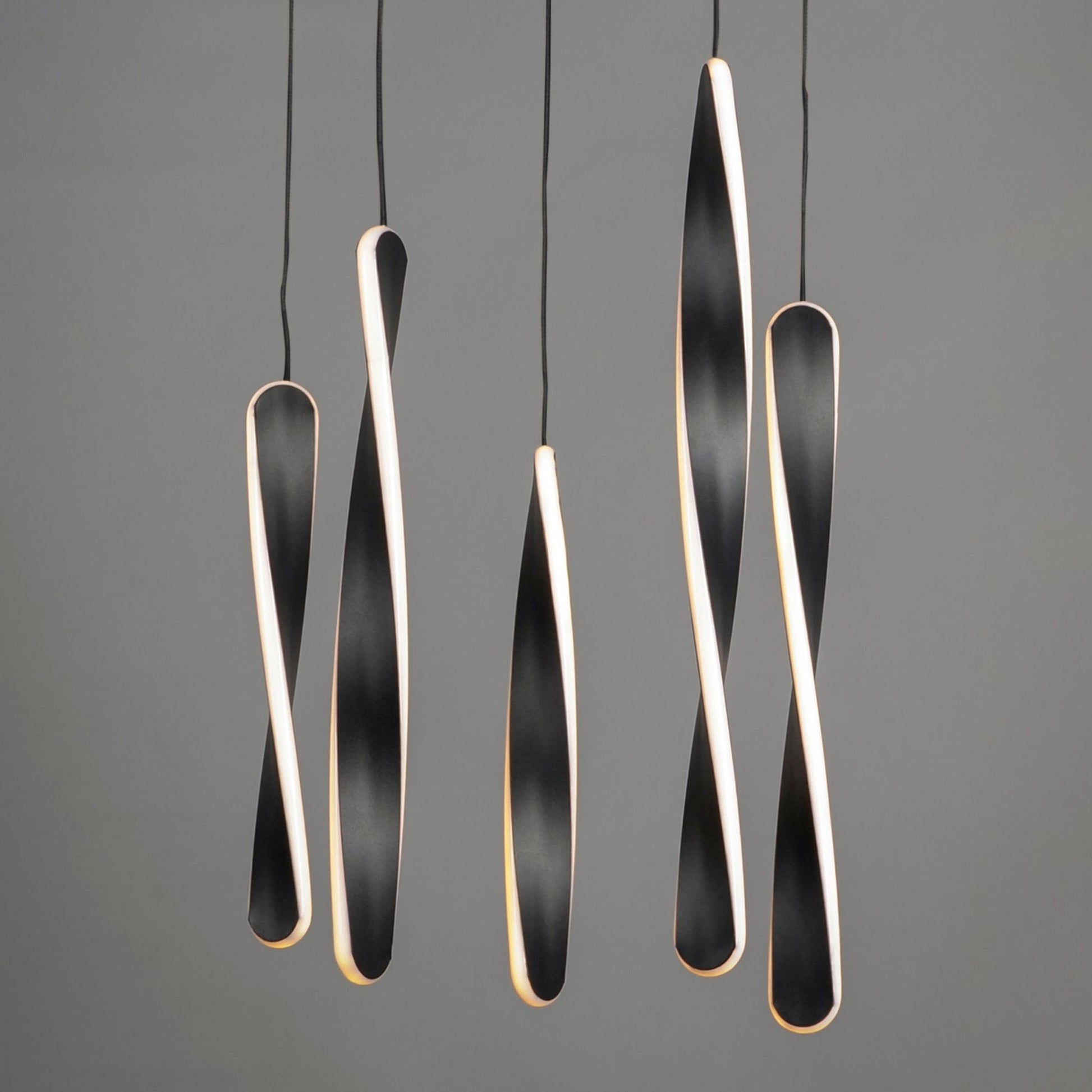 ET2 Lighting - Pirouette 16" 5-Light LED Pendant, Black Finish | Bees Lighting