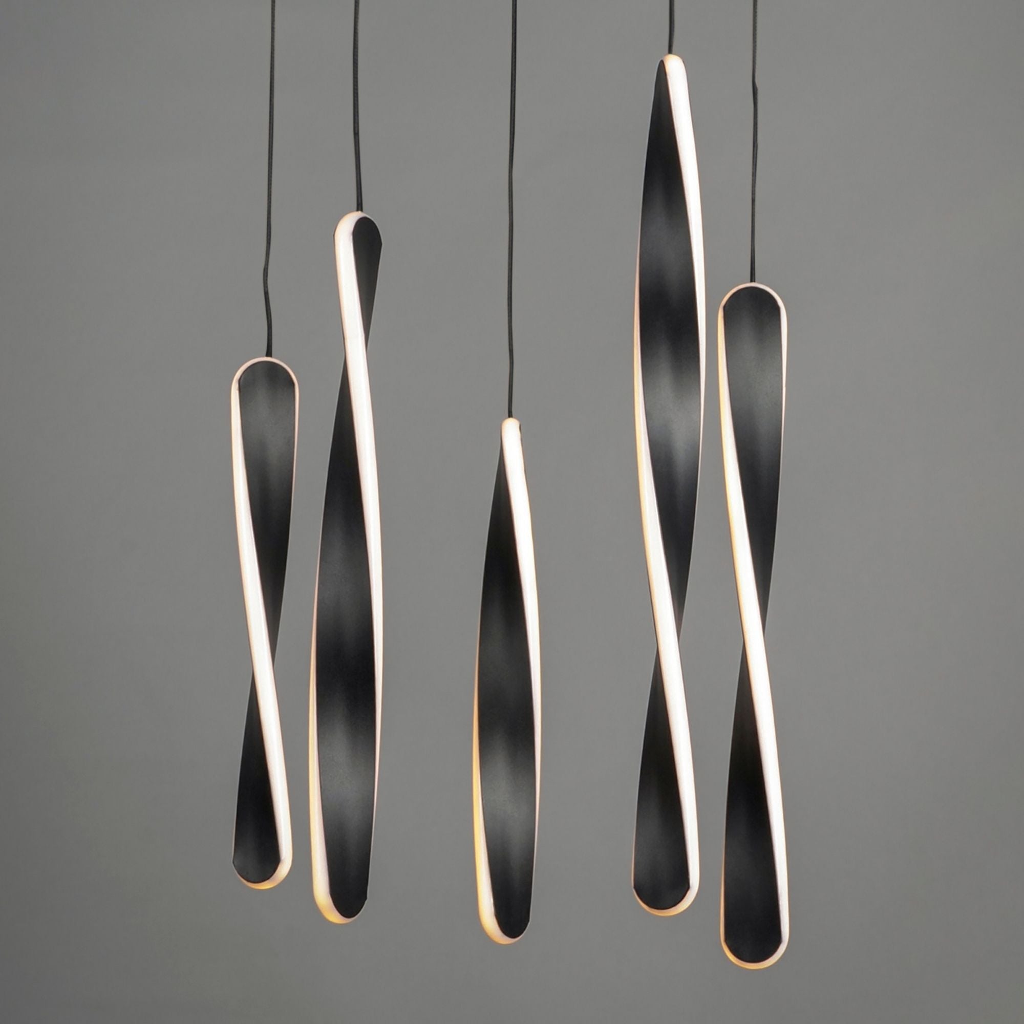 ET2 Lighting - Pirouette 16" 5-Light LED Pendant, Black Finish | Bees Lighting