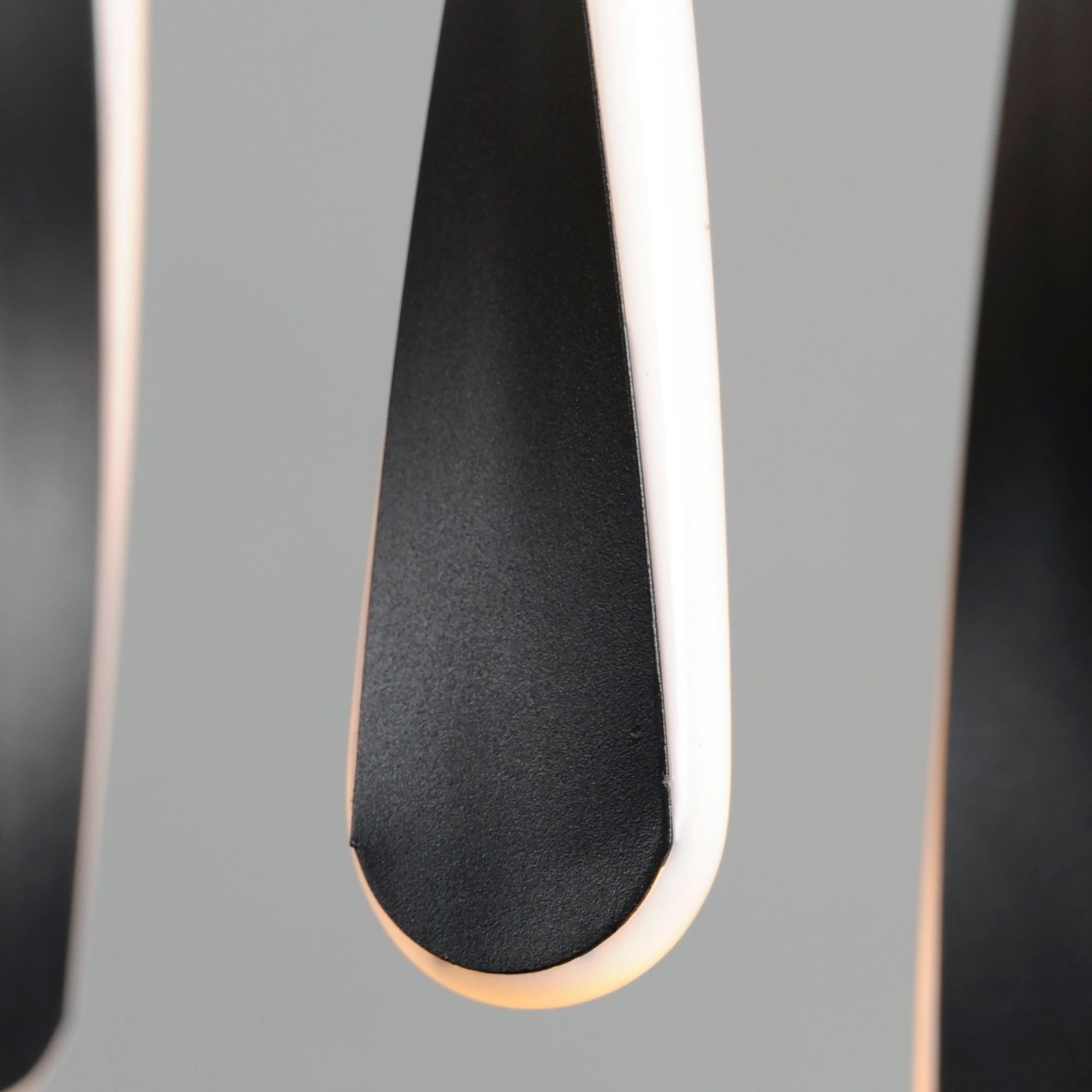 ET2 Lighting - Pirouette 16" 5-Light LED Pendant, Black Finish | Bees Lighting