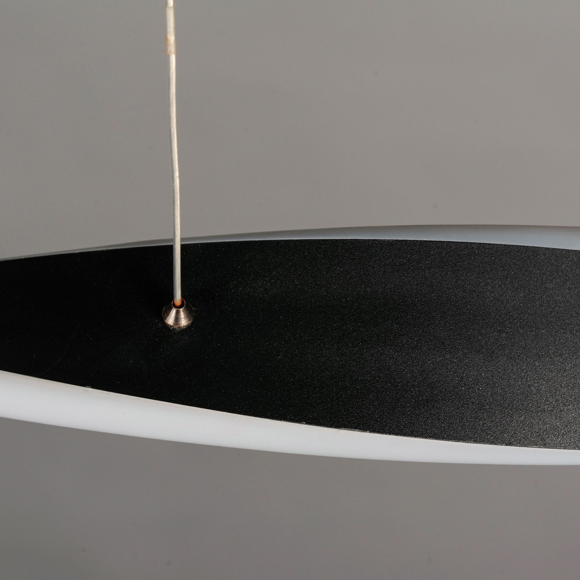 ET2 Lighting - Pirouette 40" Linear LED Pendant, Black Finish | Bees Lighting