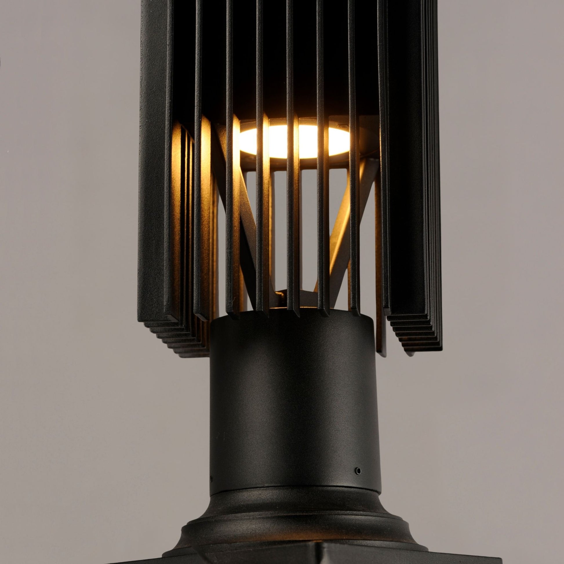 ET2 Lighting - Rampart 15" LED Outdoor Post Light, Black Finish | Bees Lighting