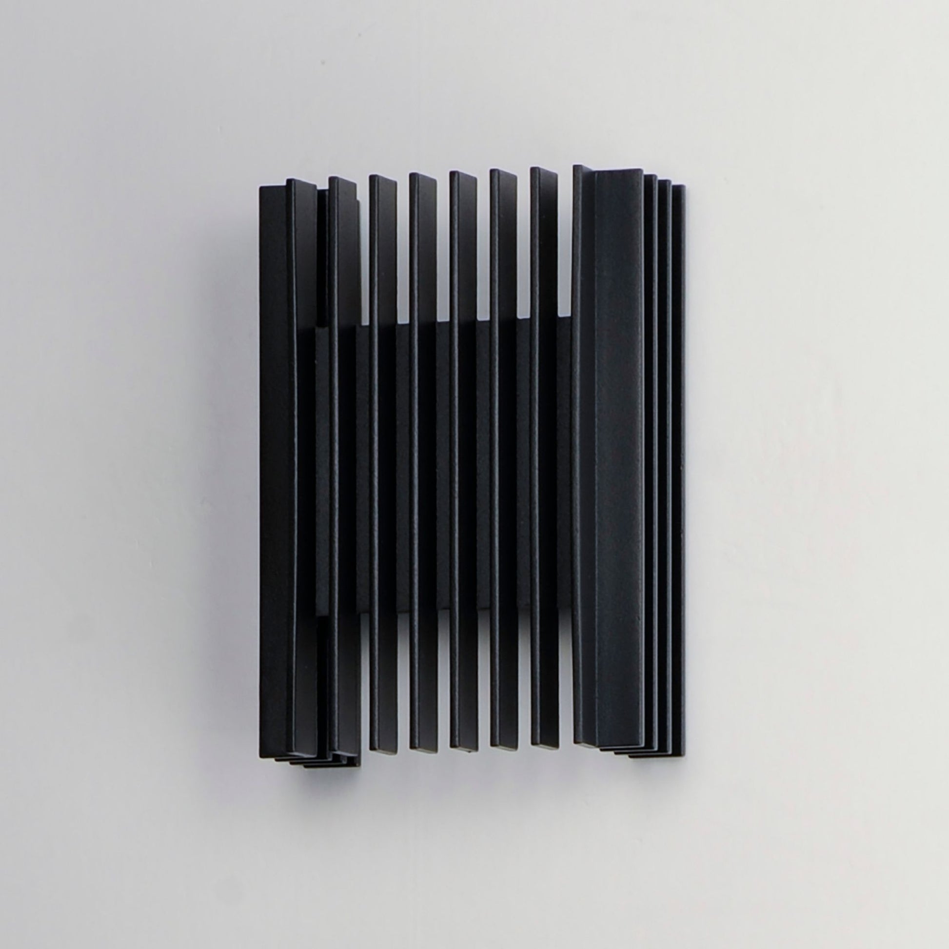 ET2 Lighting - Rampart 6" Small LED Outdoor Wall Sconce, Black Finish | Bees Lighting