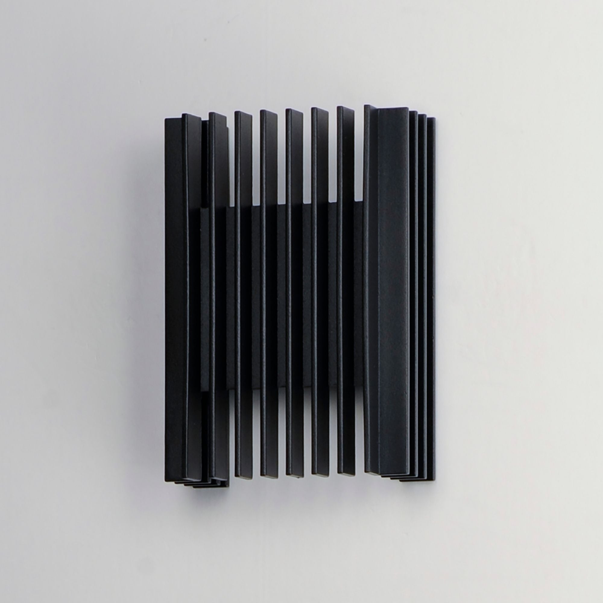 ET2 Lighting - Rampart 6" Small LED Outdoor Wall Sconce, Black Finish | Bees Lighting