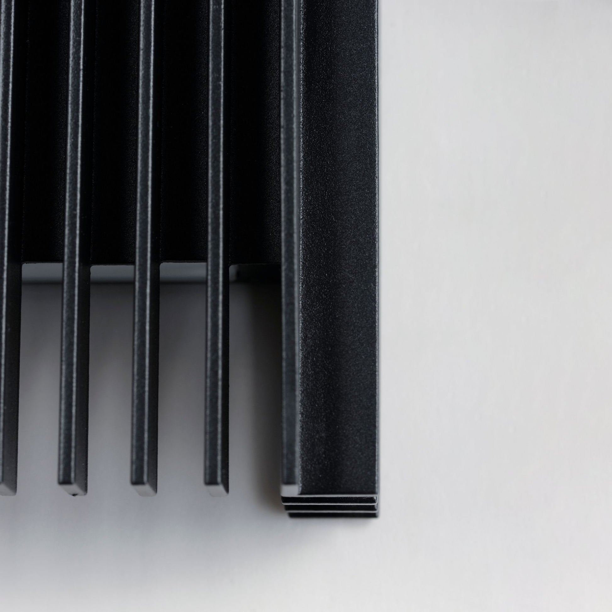 ET2 Lighting - Rampart 6" Small LED Outdoor Wall Sconce, Black Finish | Bees Lighting