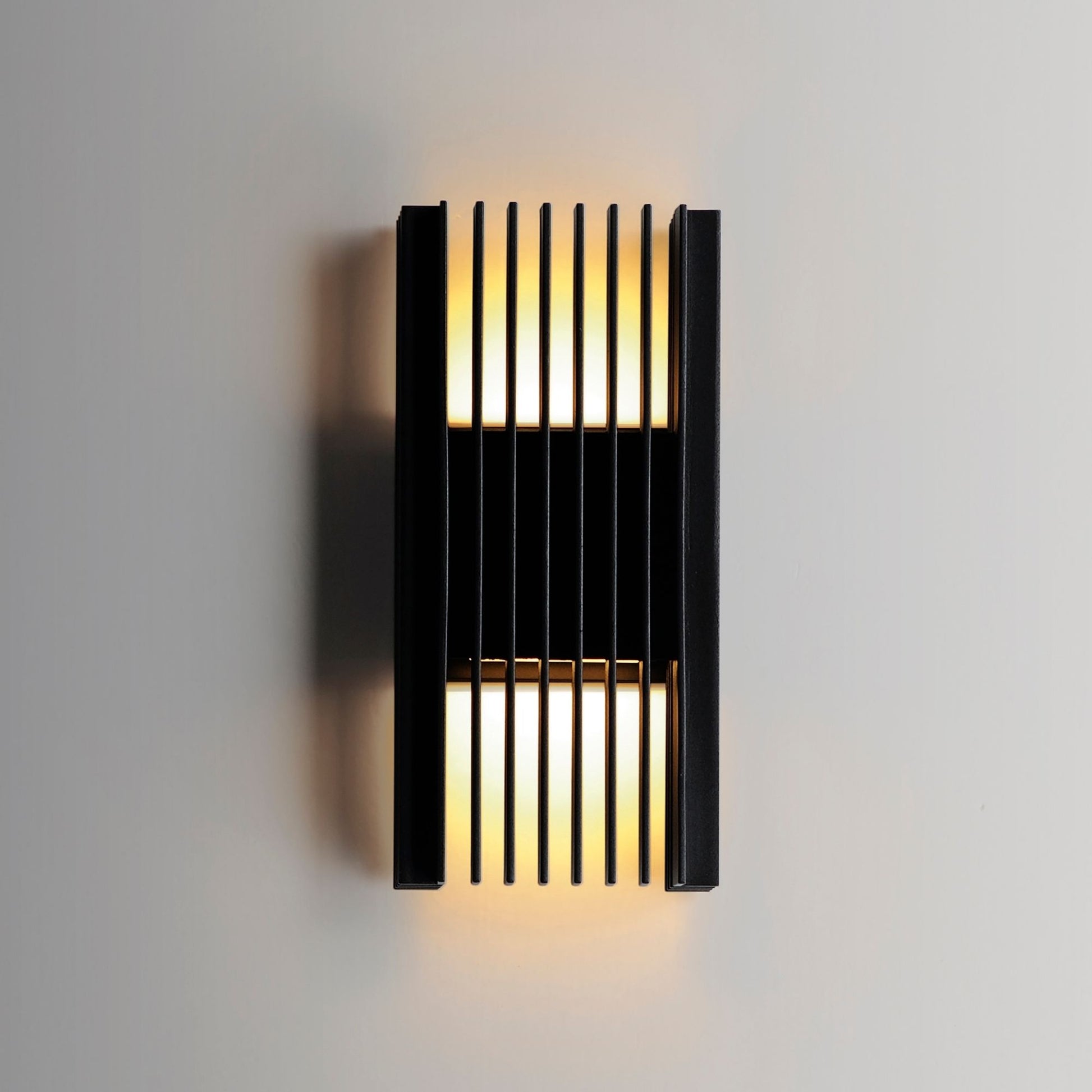 ET2 Lighting - Rampart 12" Medium LED Outdoor Wall Sconce, Black Finish | Bees Lighting