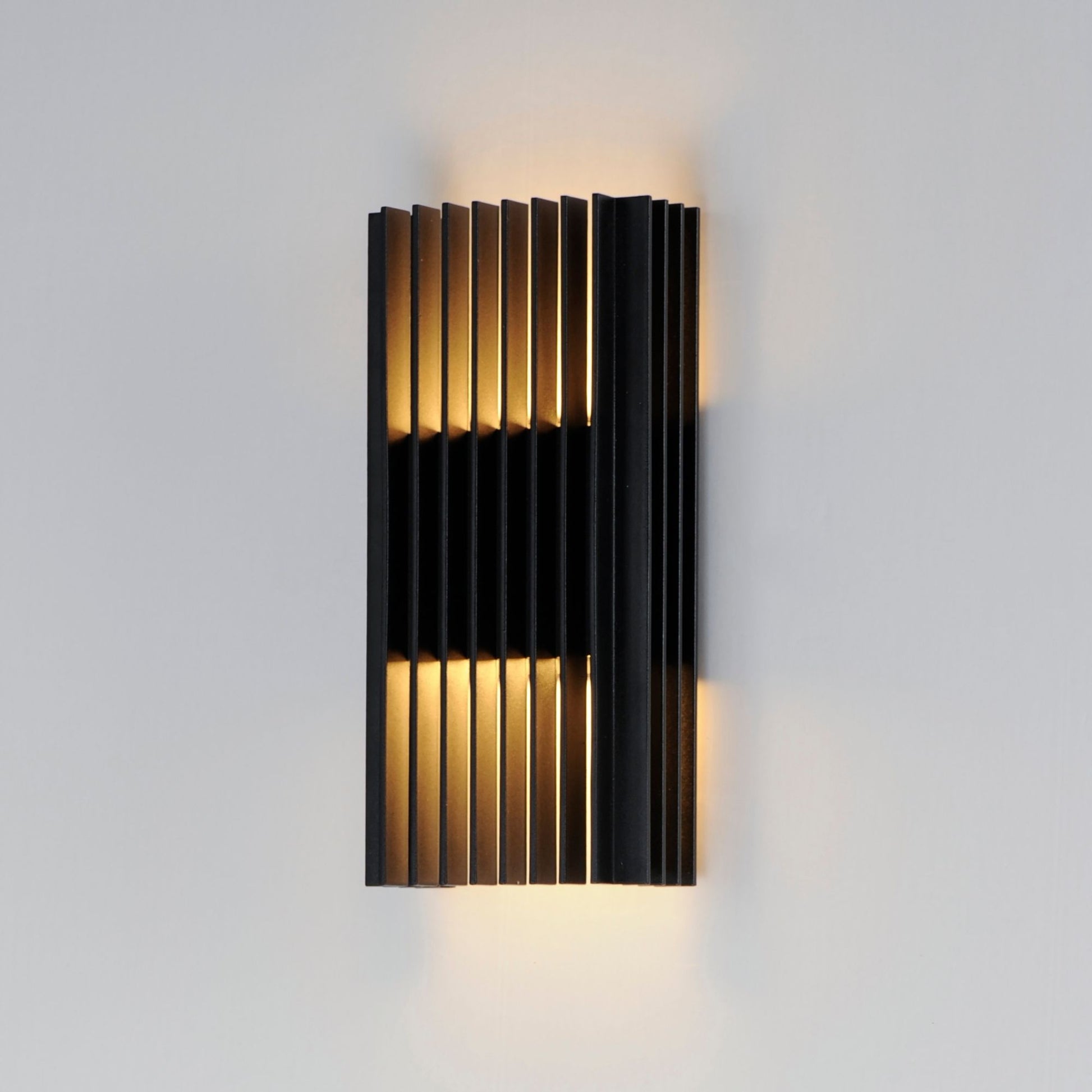 ET2 Lighting - Rampart 12" Medium LED Outdoor Wall Sconce, Black Finish | Bees Lighting