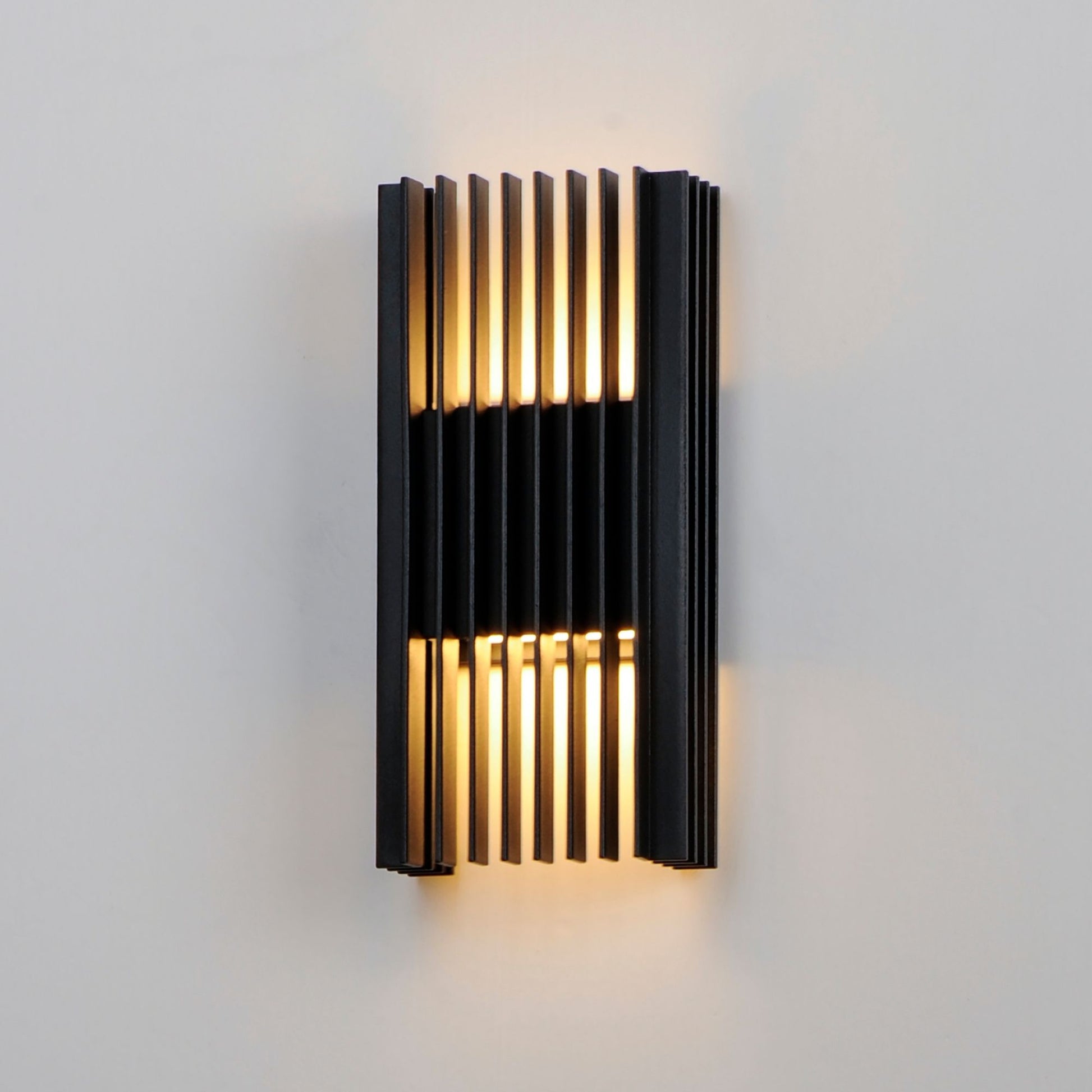 ET2 Lighting - Rampart 12" Medium LED Outdoor Wall Sconce, Black Finish | Bees Lighting