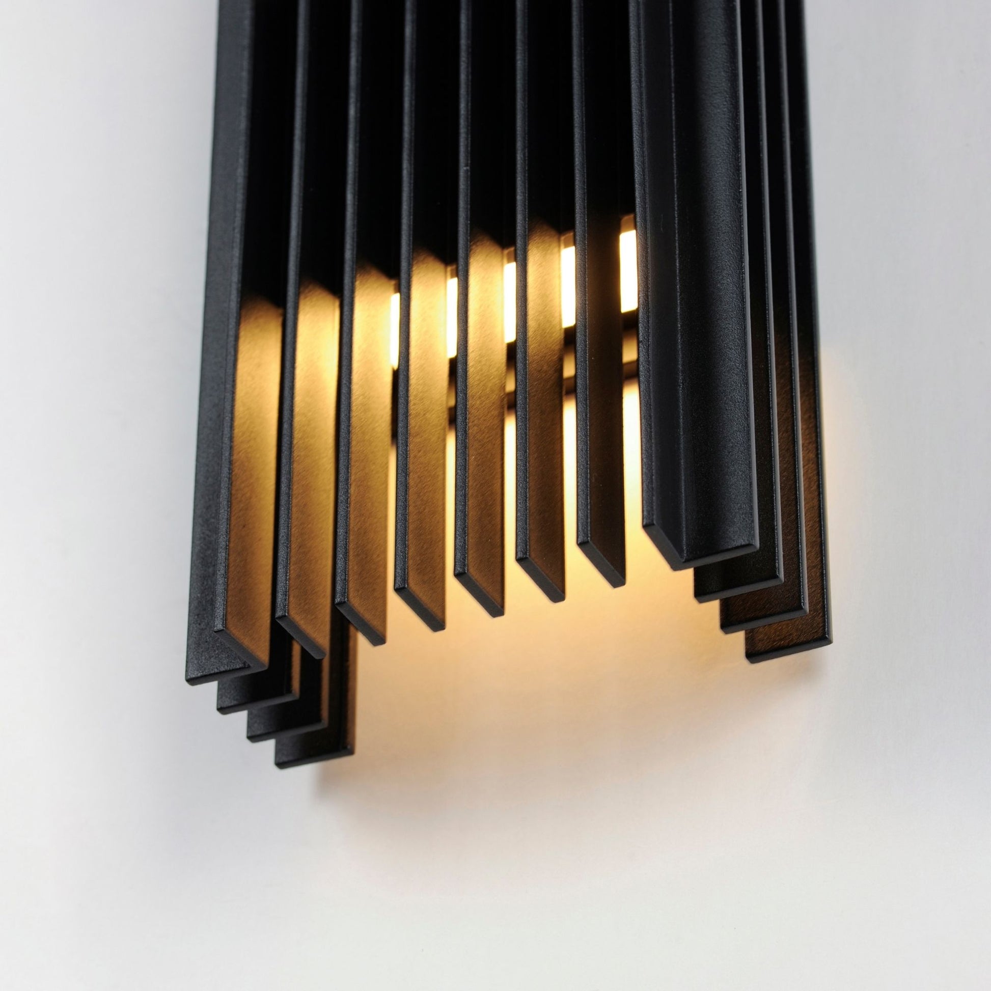 ET2 Lighting - Rampart 12" Medium LED Outdoor Wall Sconce, Black Finish | Bees Lighting