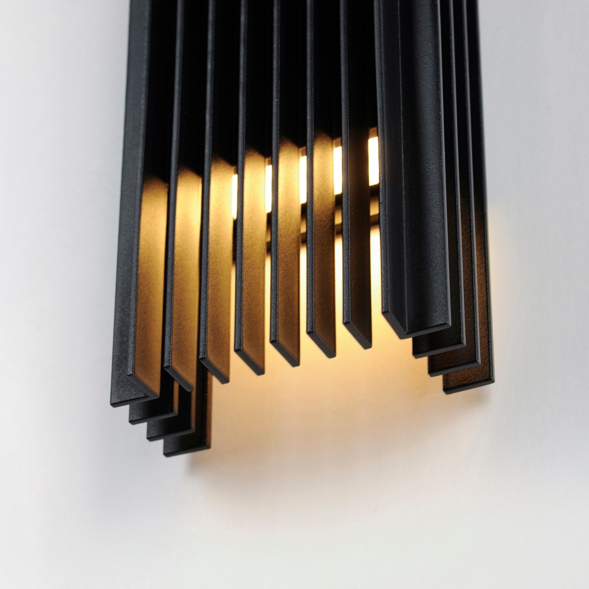 ET2 Lighting - Rampart 12" Medium LED Outdoor Wall Sconce, Black Finish | Bees Lighting