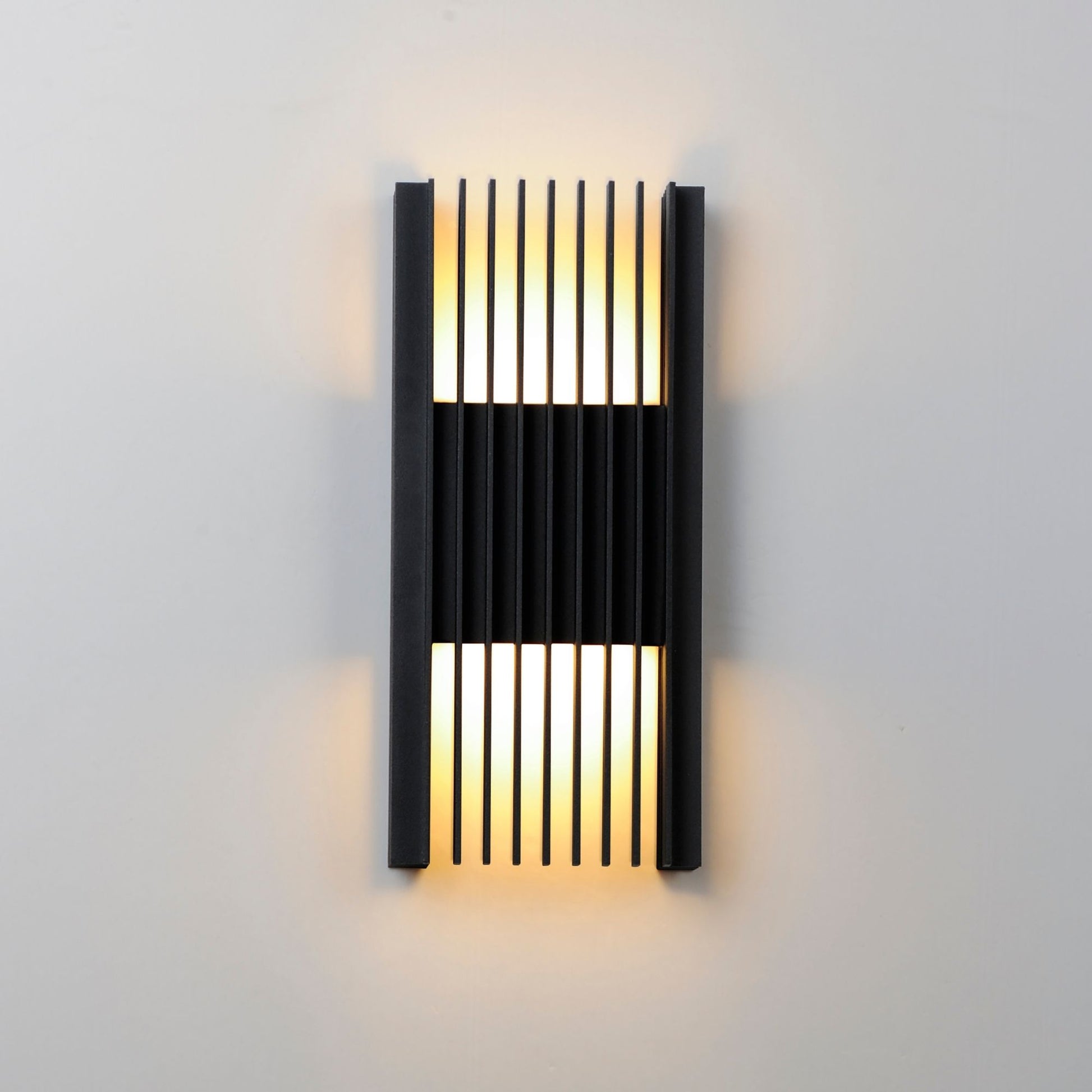 ET2 Lighting - Rampart 14" Large LED Outdoor Wall Sconce, Black Finish | Bees Lighting
