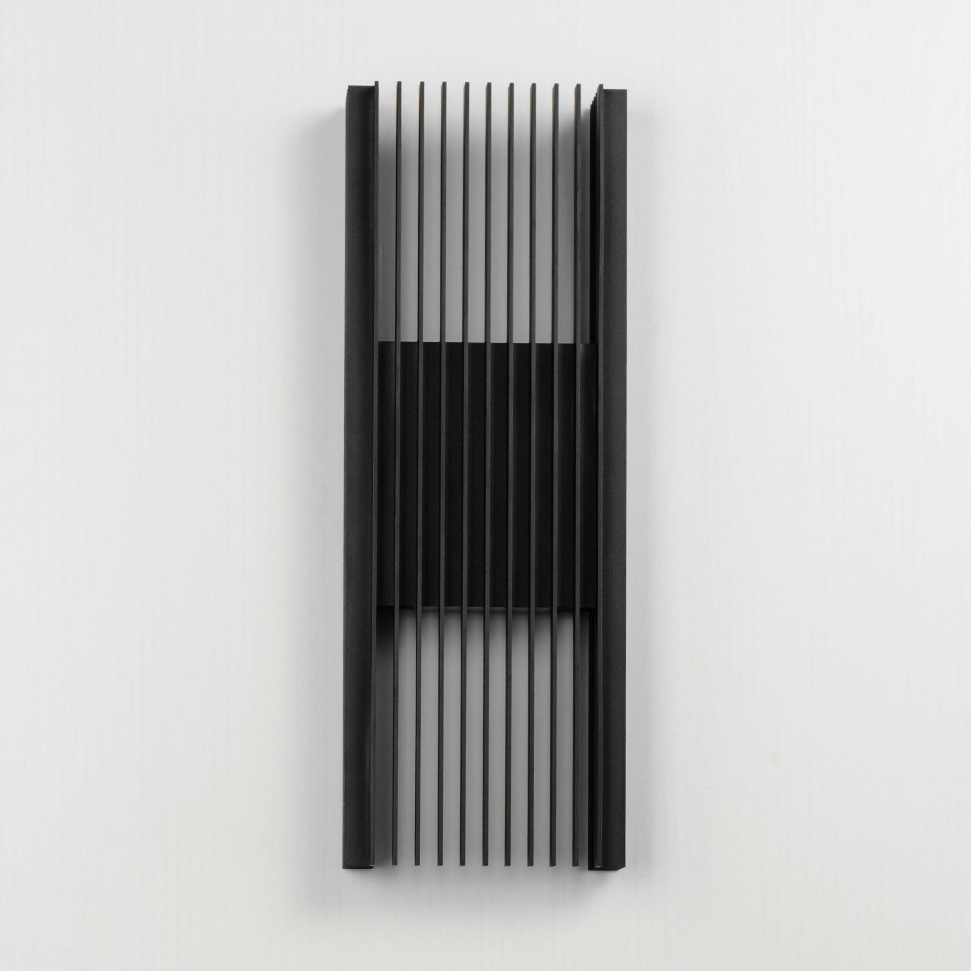 ET2 Lighting - Rampart 22" Large LED Outdoor Wall Sconce, Black Finish | Bees Lighting