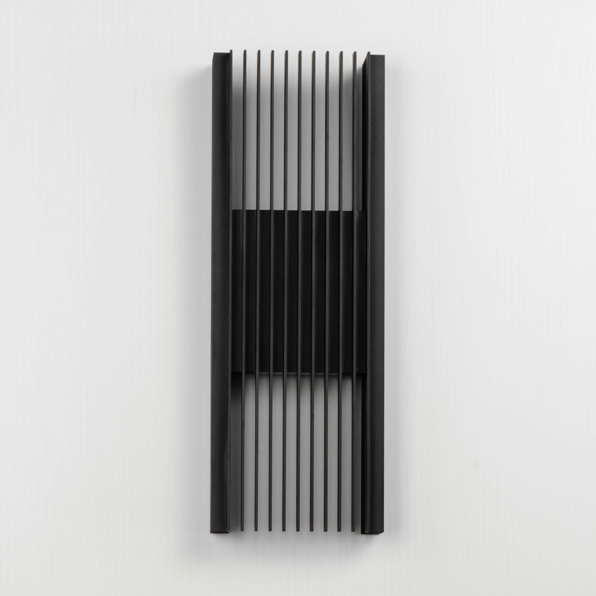 ET2 Lighting - Rampart 22" Large LED Outdoor Wall Sconce, Black Finish | Bees Lighting