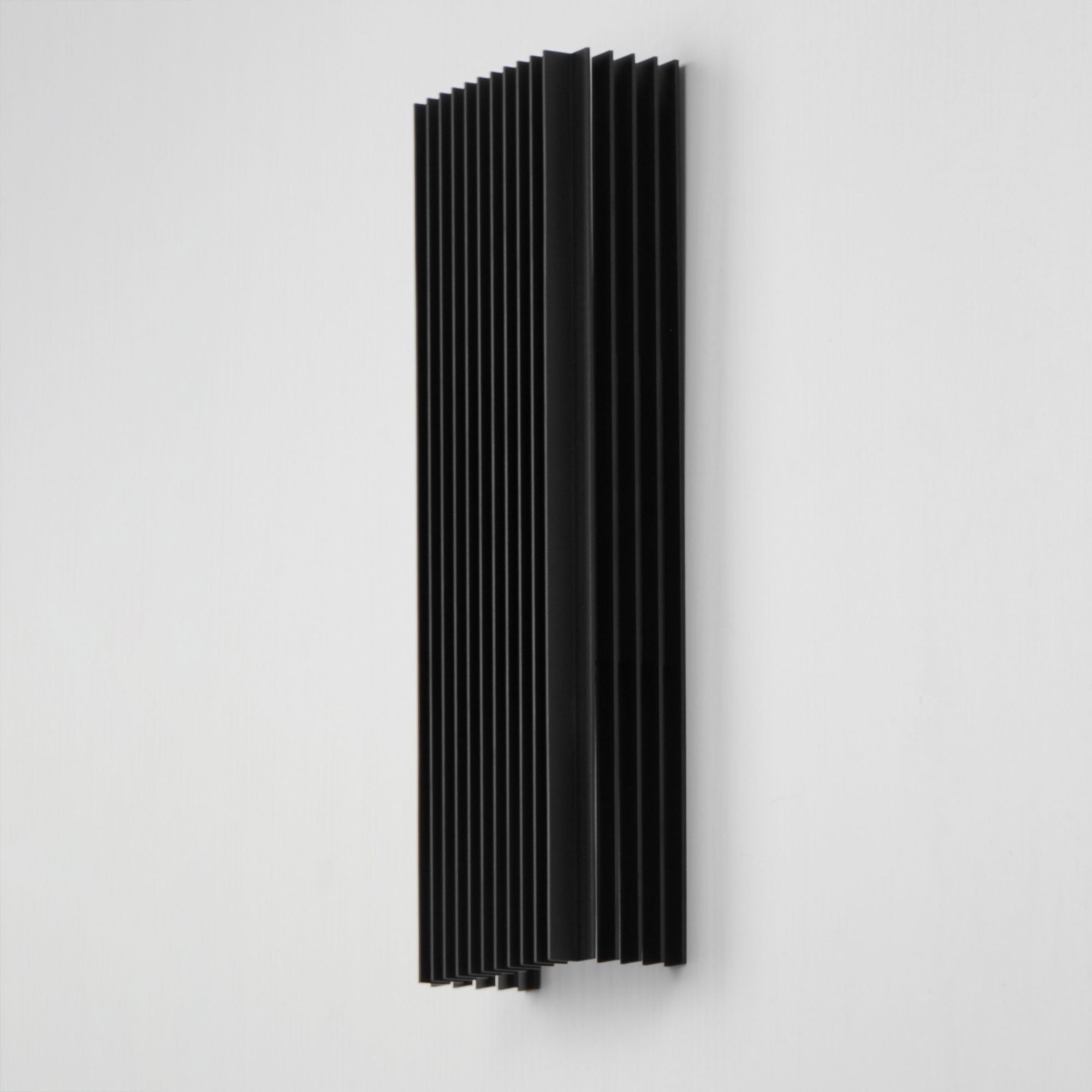 ET2 Lighting - Rampart 22" Large LED Outdoor Wall Sconce, Black Finish | Bees Lighting