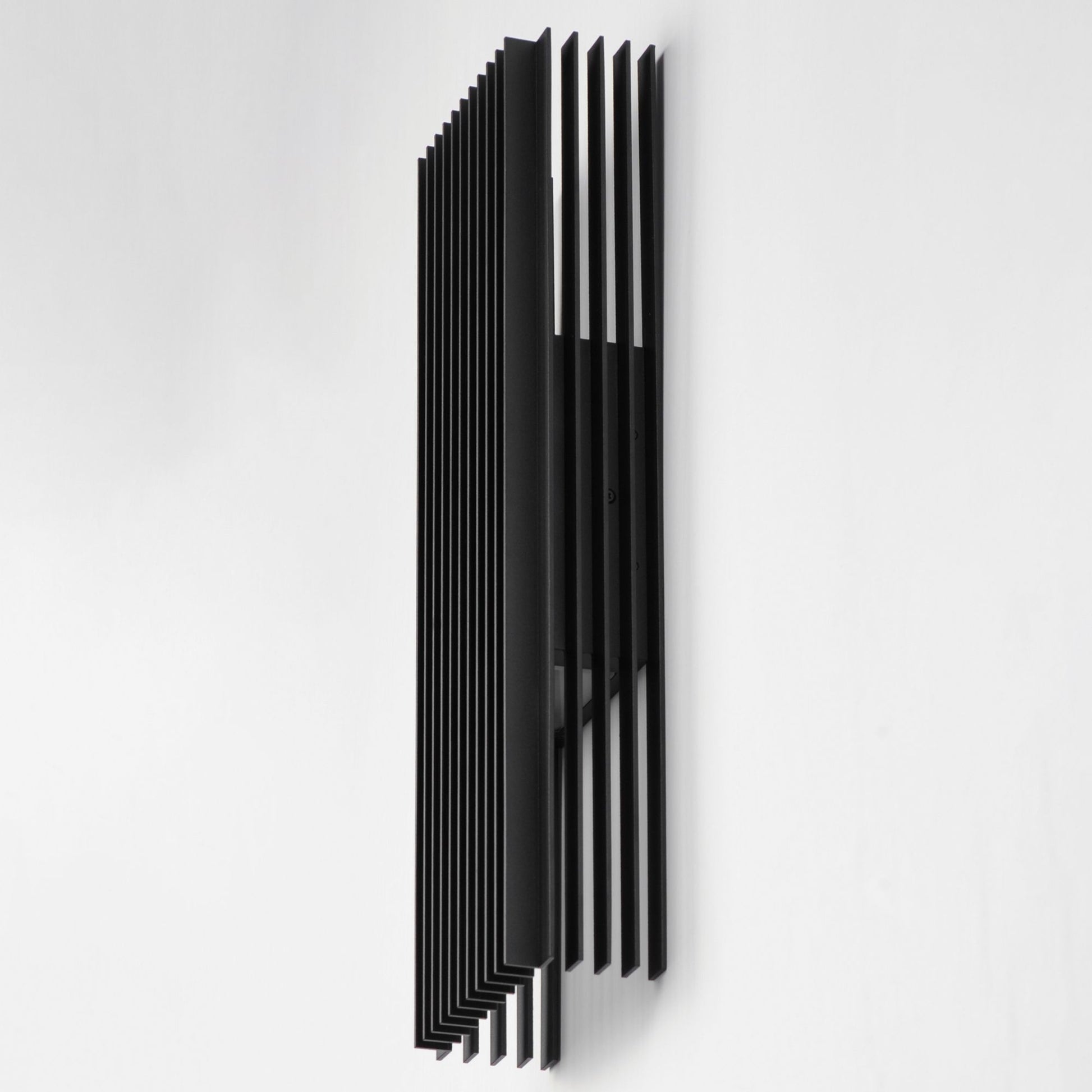 ET2 Lighting - Rampart 22" Large LED Outdoor Wall Sconce, Black Finish | Bees Lighting