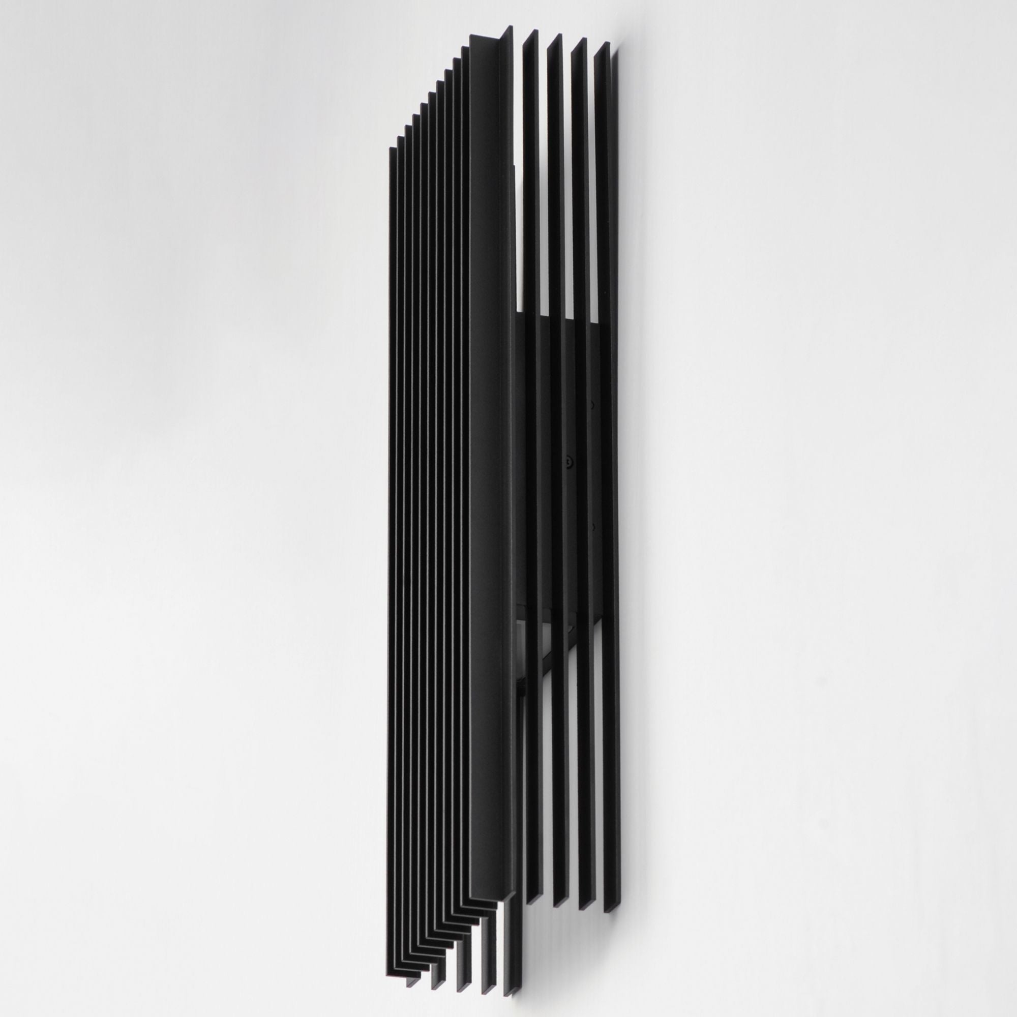 ET2 Lighting - Rampart 22" Large LED Outdoor Wall Sconce, Black Finish | Bees Lighting