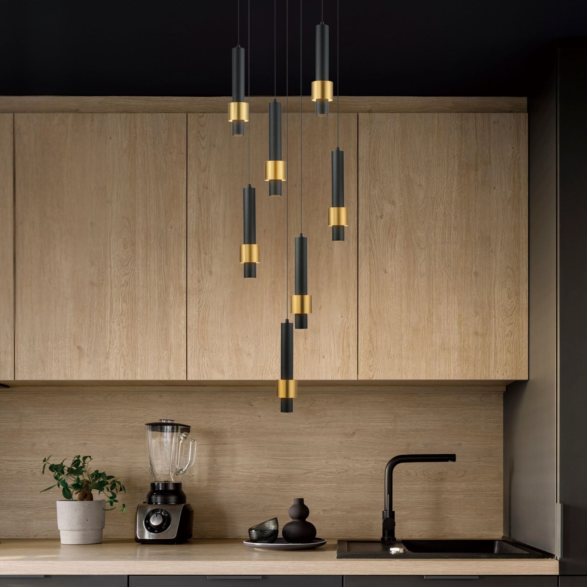ET2 Lighting - Reveal 18" 7-Light LED Pendant, Black & Gold Finish | Bees Lighting