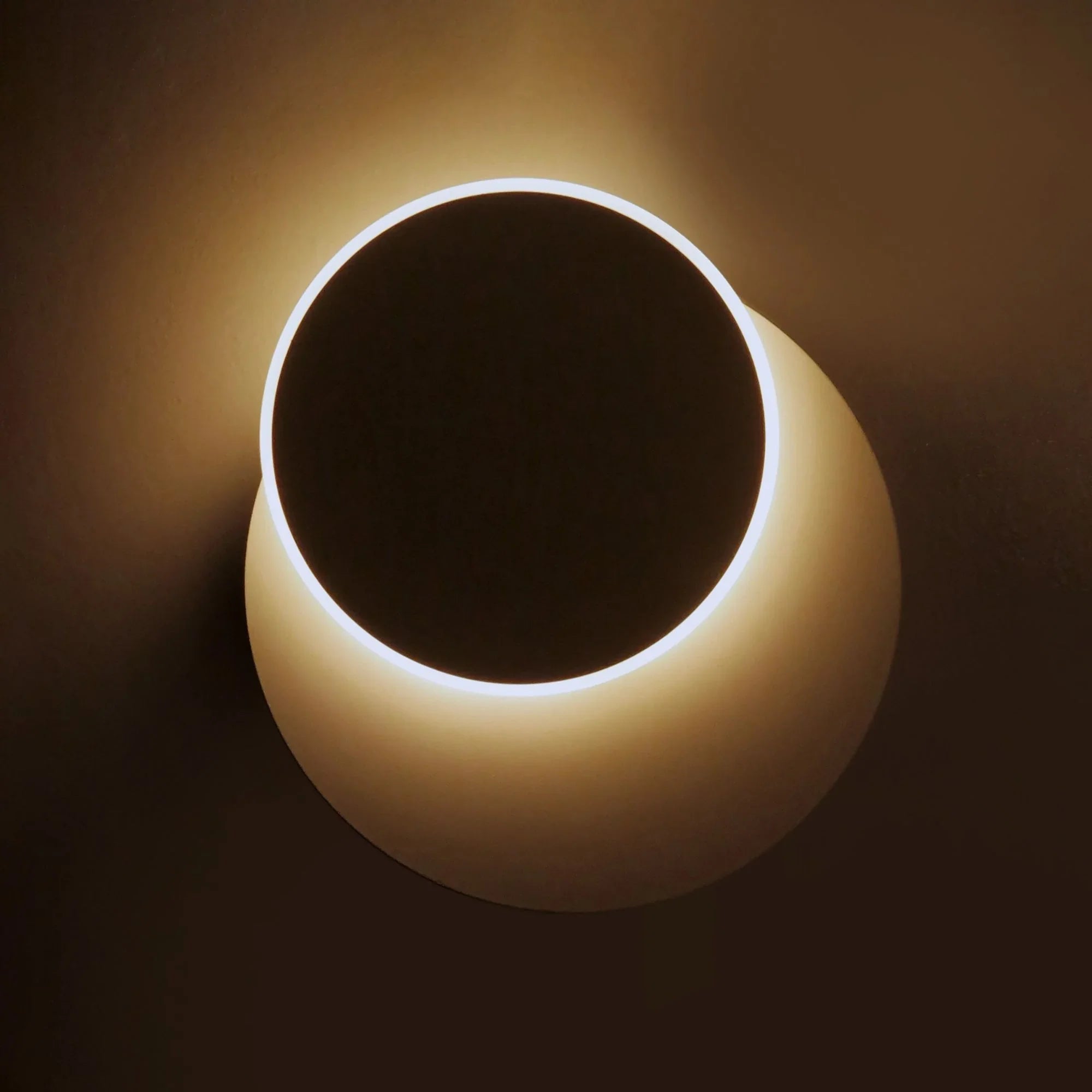 ET2 Lighting - Revolver 10" LED Flush Mount/Wall Sconce, Matte White Finish | Bees Lighting