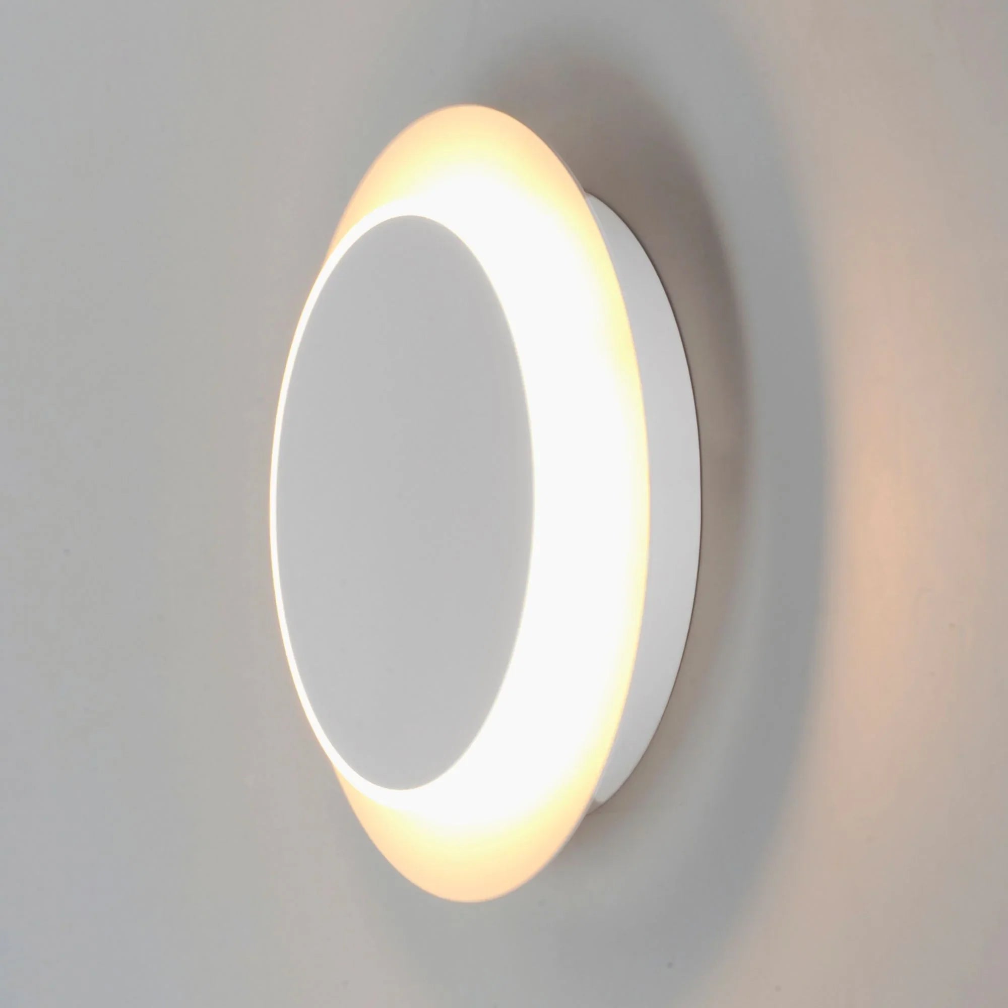 ET2 Lighting - Revolver 10" LED Flush Mount/Wall Sconce, Matte White Finish | Bees Lighting