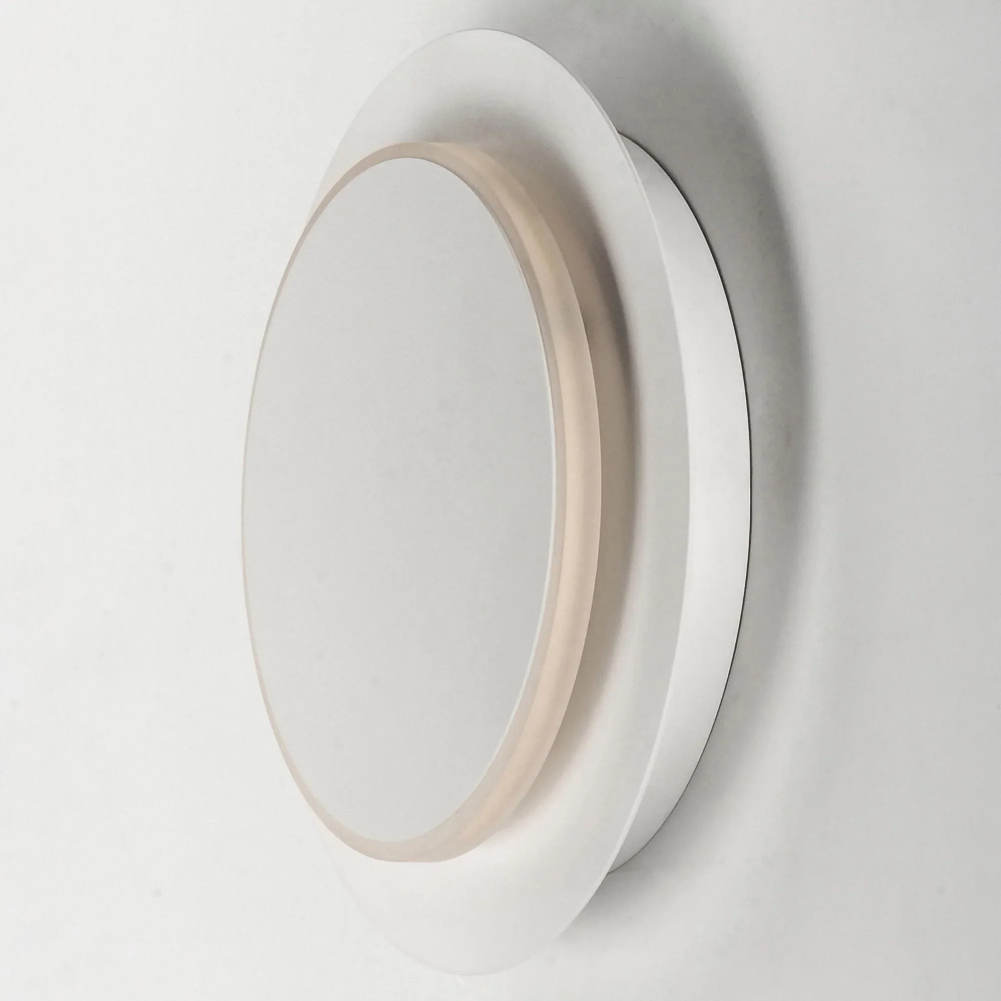 ET2 Lighting - Revolver 10" LED Flush Mount/Wall Sconce, Matte White Finish | Bees Lighting