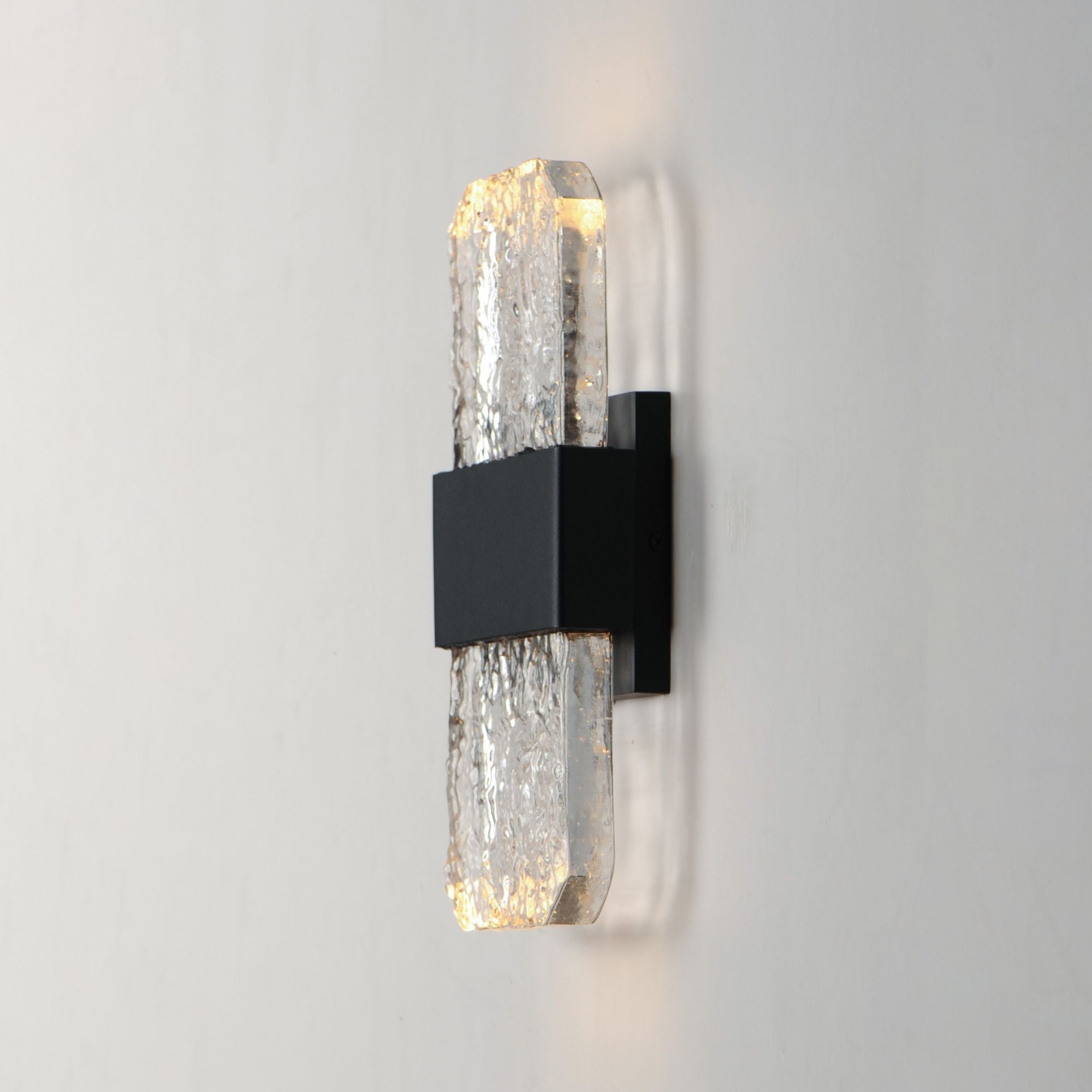 ET2 Lighting - Rune 12" Small LED Outdoor Wall Sconce, Black Finish | Bees Lighting