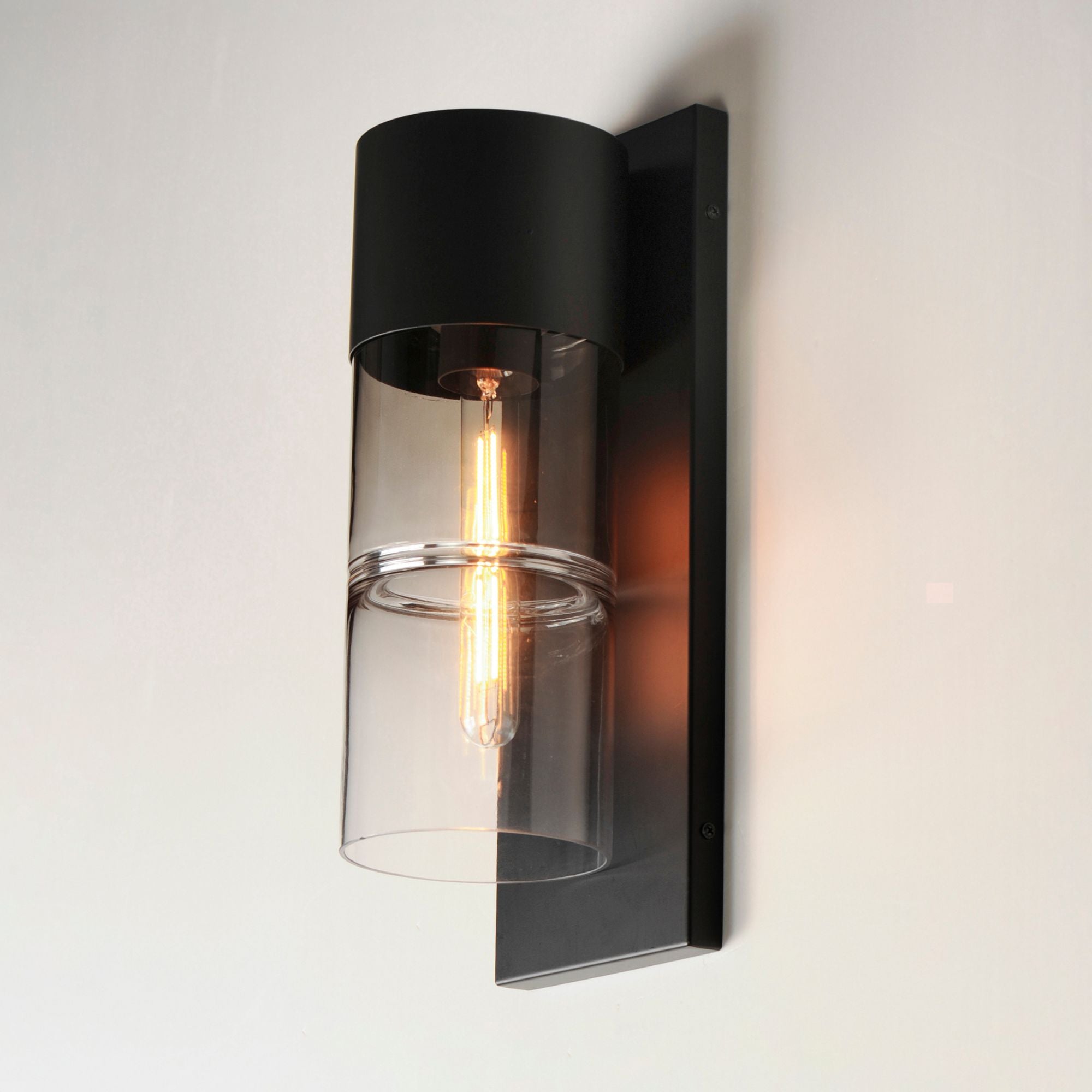 ET2 Lighting - Smokestack 17" Medium LED Outdoor Wall Sconce, Black Finish | Bees Lighting
