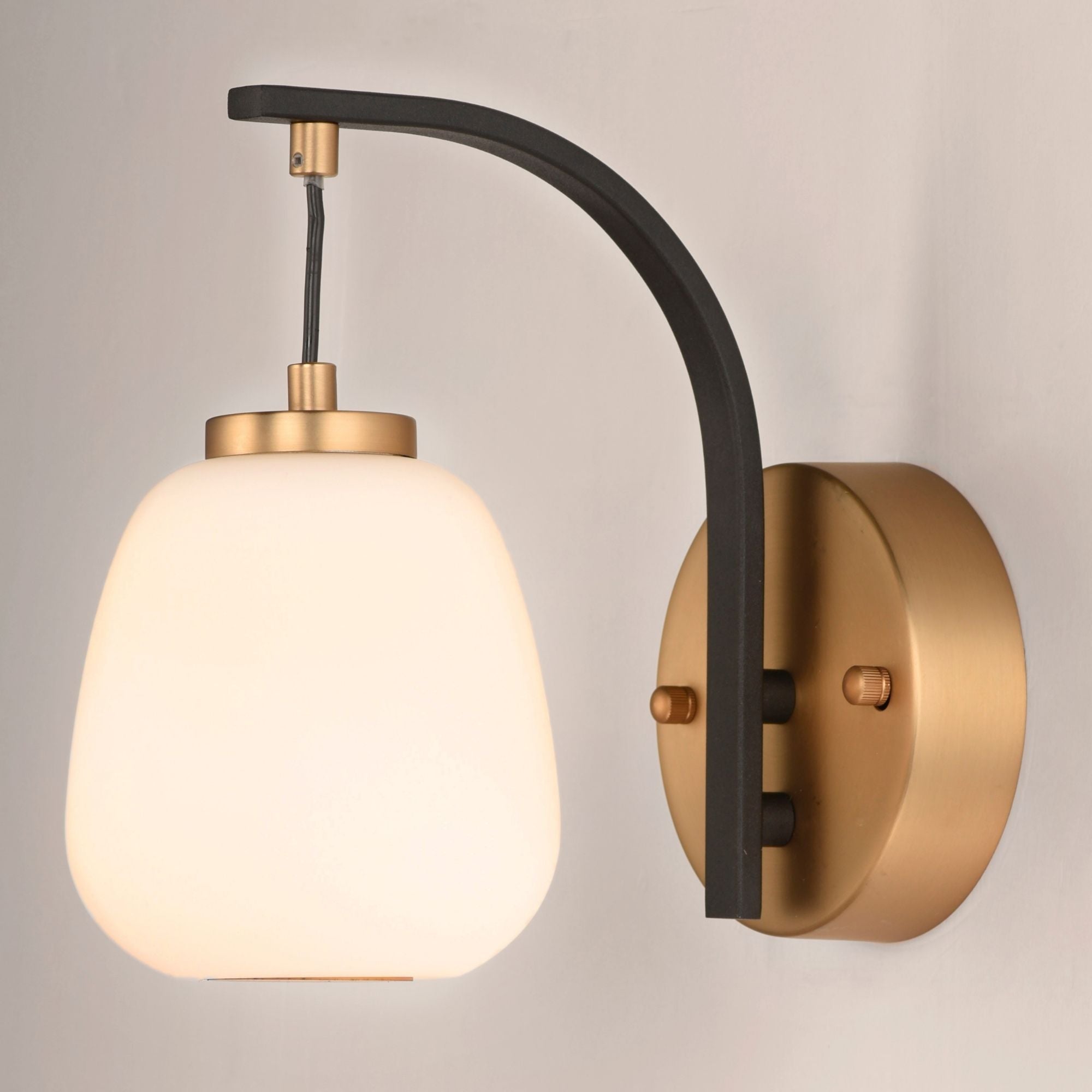 ET2 Lighting - Soji 9" LED Wall Sconce, Black & Gold Finish | Bees Lighting