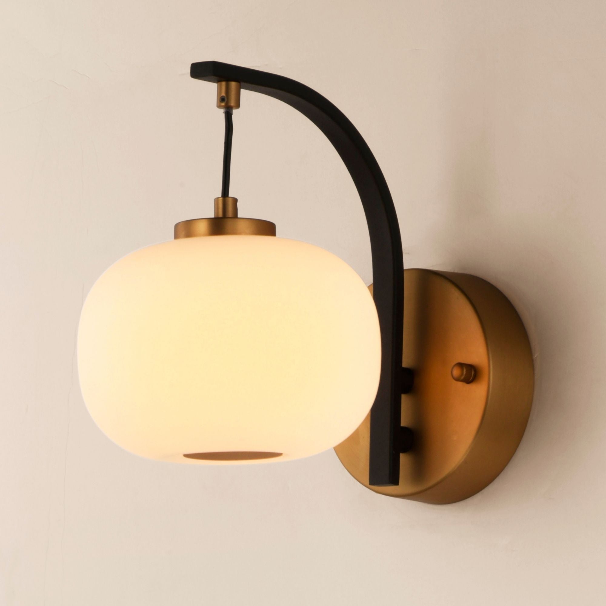 ET2 Lighting - Soji 10" Drum LED Wall Sconce, Black & Gold Finish | Bees Lighting