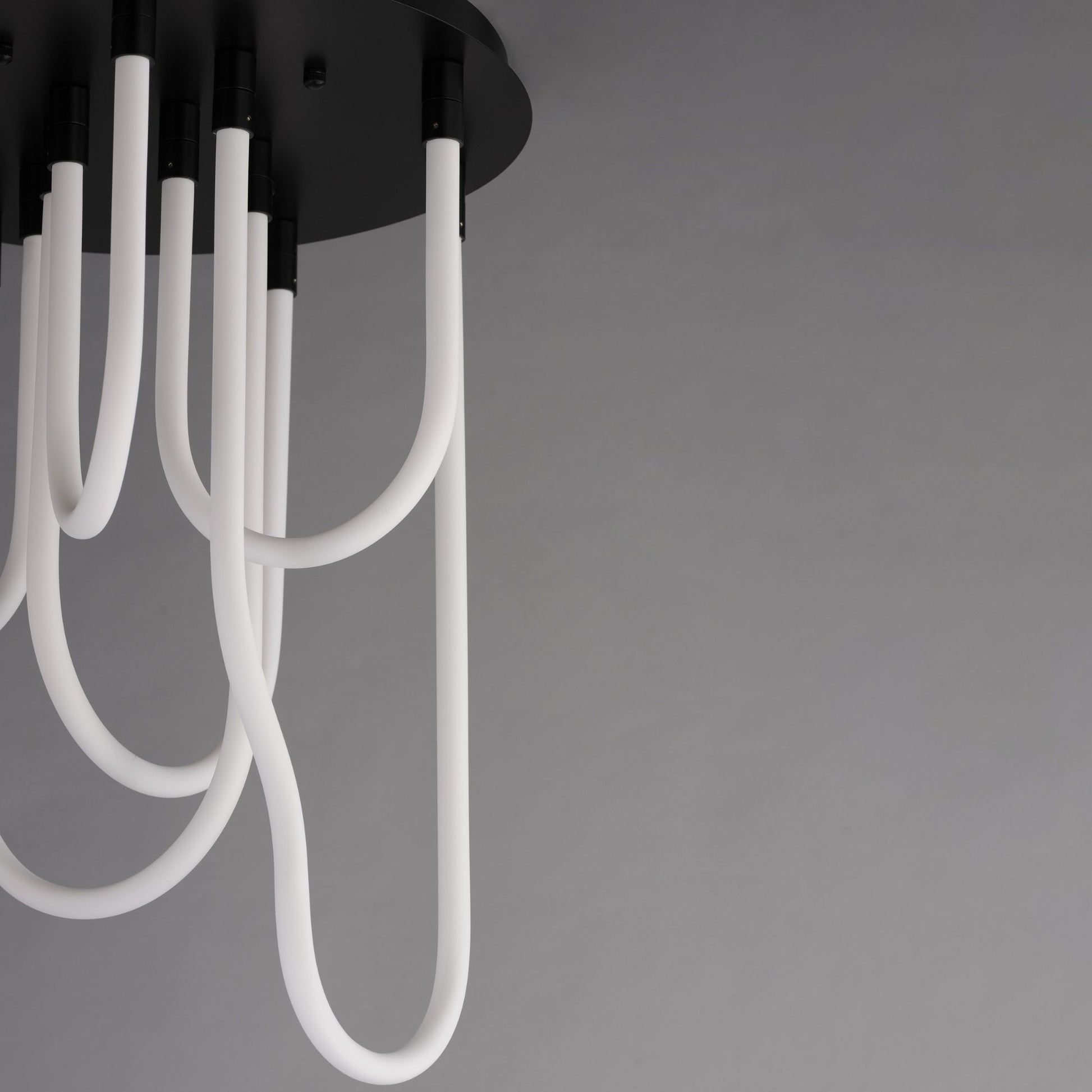 ET2 Lighting - Soleil 25" 7-Light LED Round Flush Mount Chandelier, Black Finish | Bees Lighting