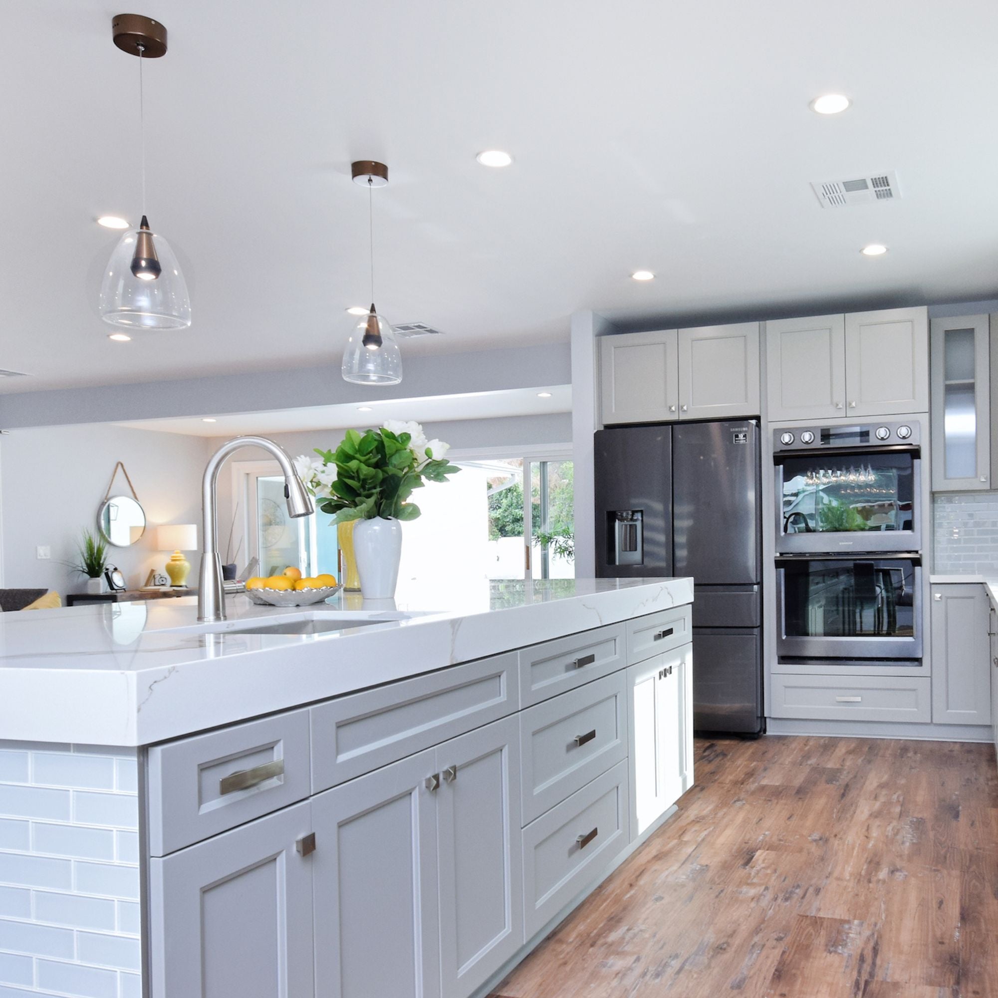 ET2 Lighting - Sven 8" LED Pendant, Black & Coffee Finish | Bees Lighting